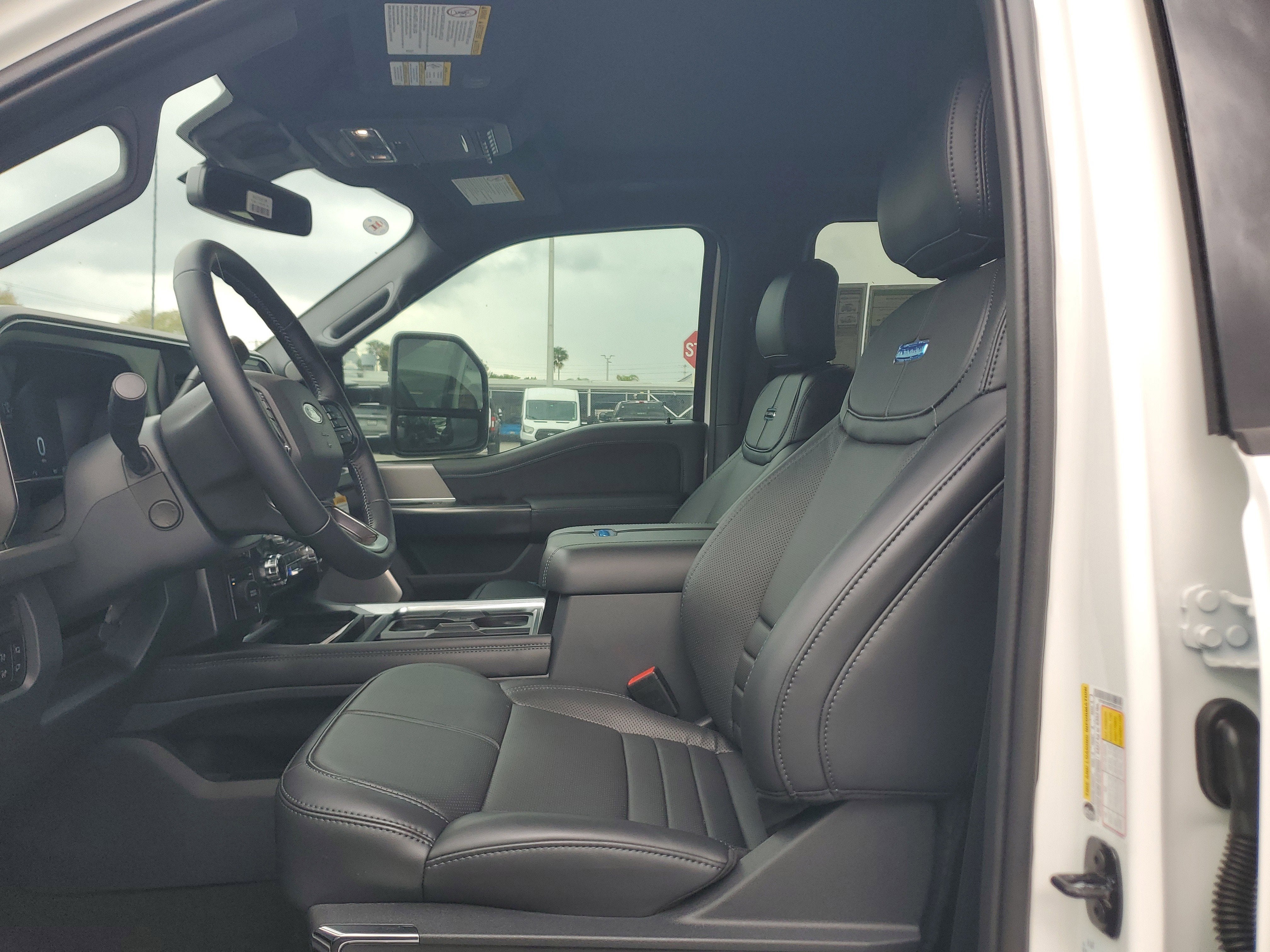 2026 Ford Super Duty F-350 DRW Platinum