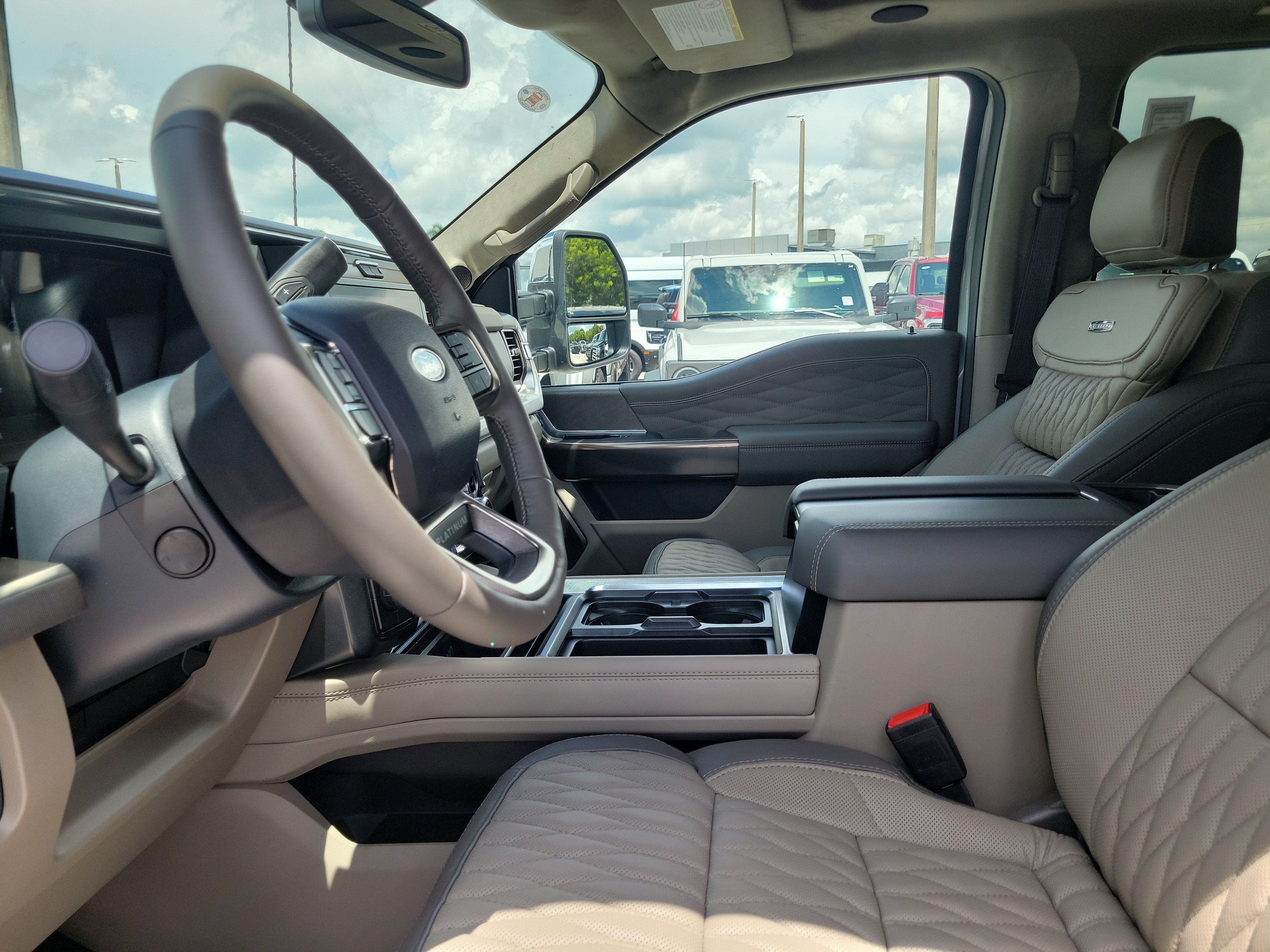 2026 Ford Super Duty F-350 DRW Platinum