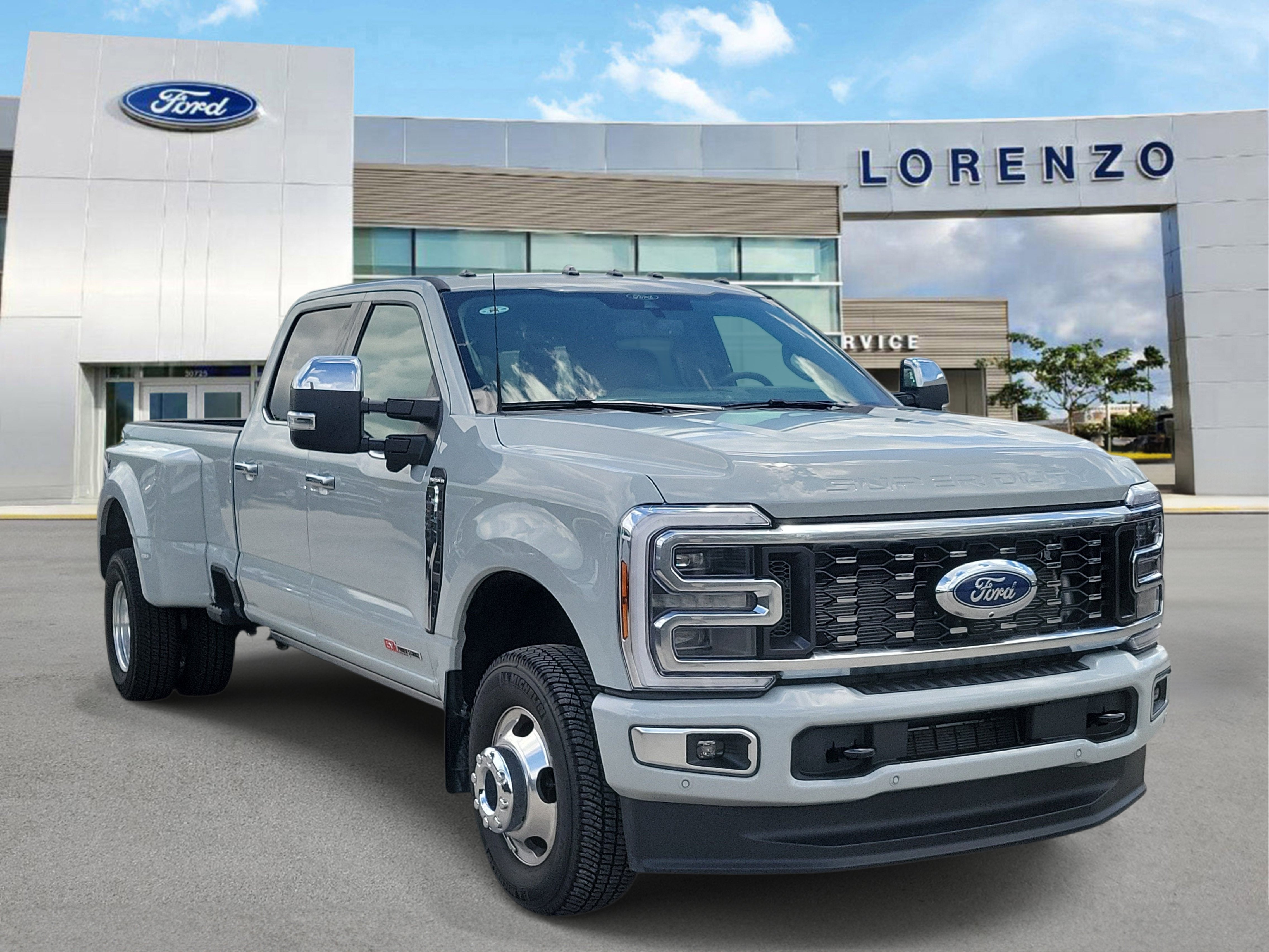 2026 Ford Super Duty F-350 DRW Platinum