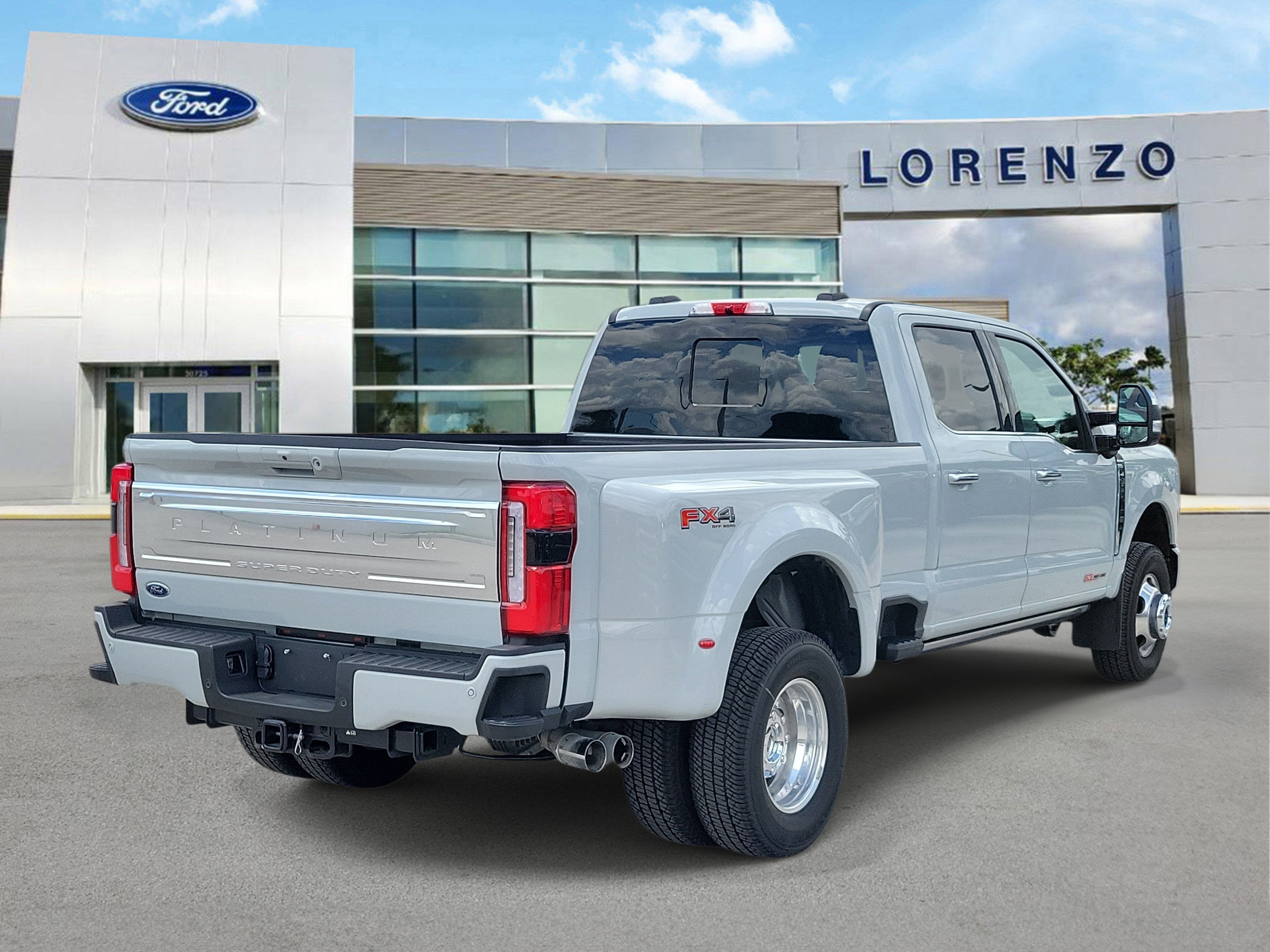 2026 Ford Super Duty F-350 DRW Platinum