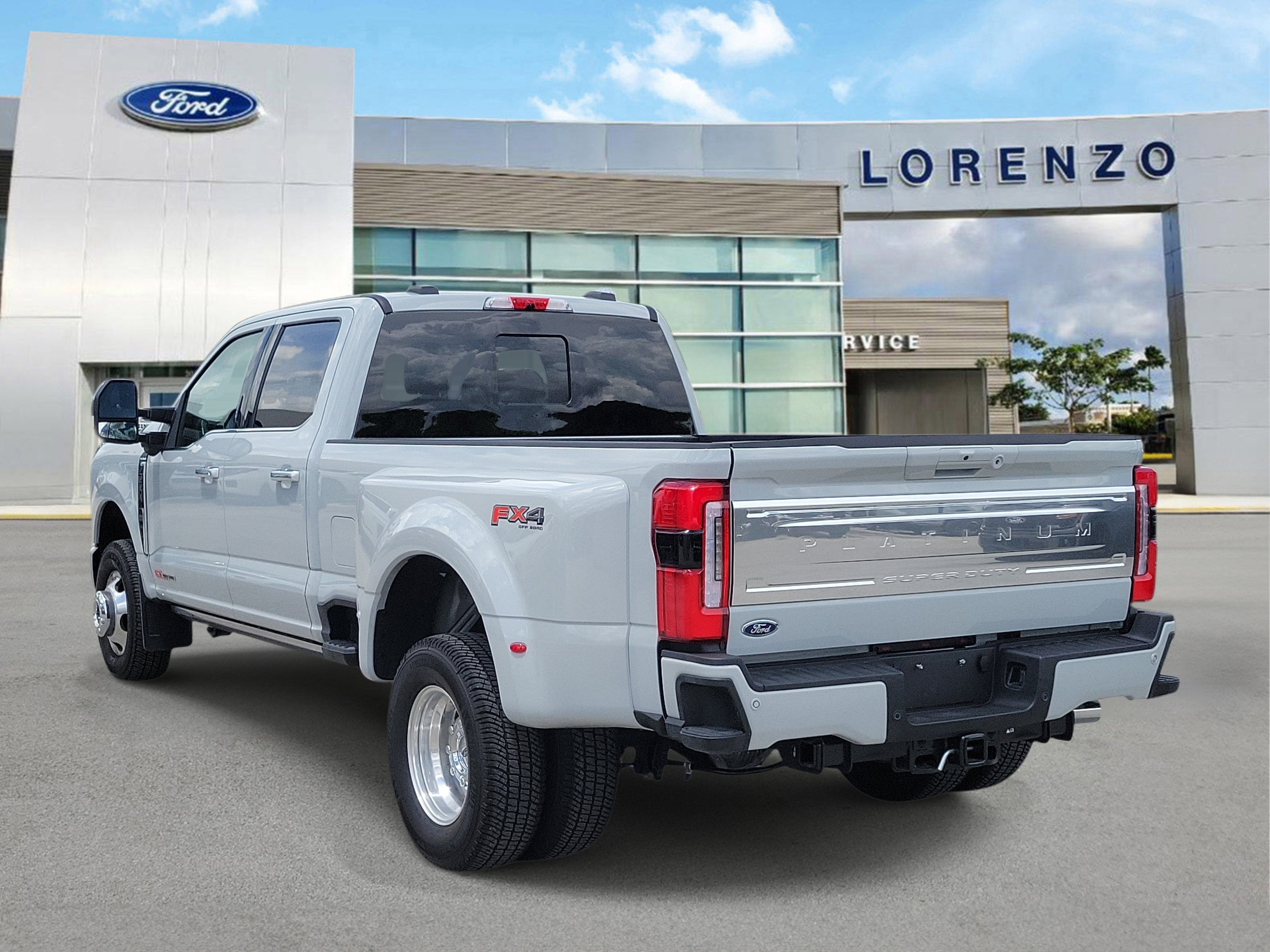 2026 Ford Super Duty F-350 DRW Platinum