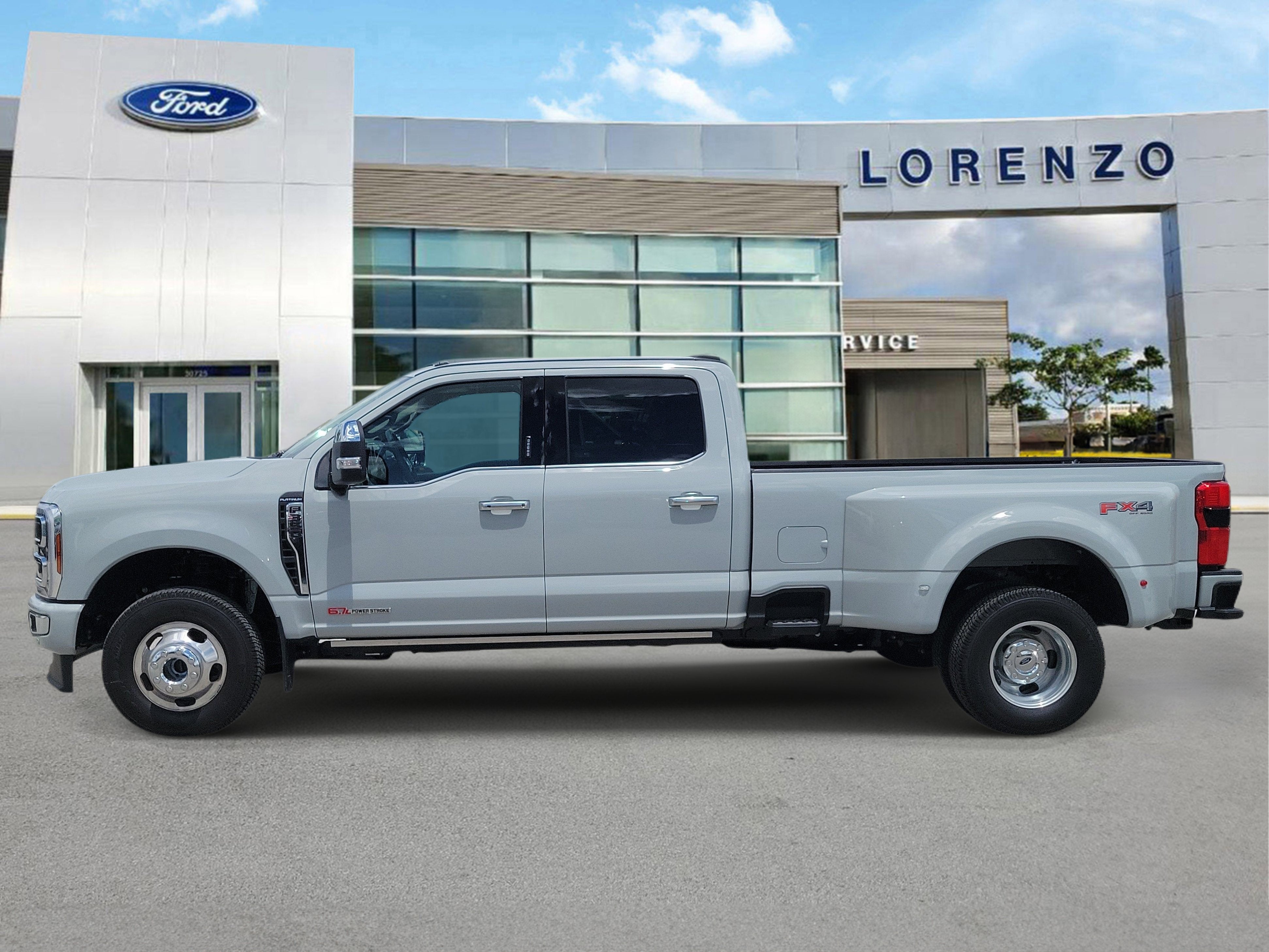 2026 Ford Super Duty F-350 DRW Platinum