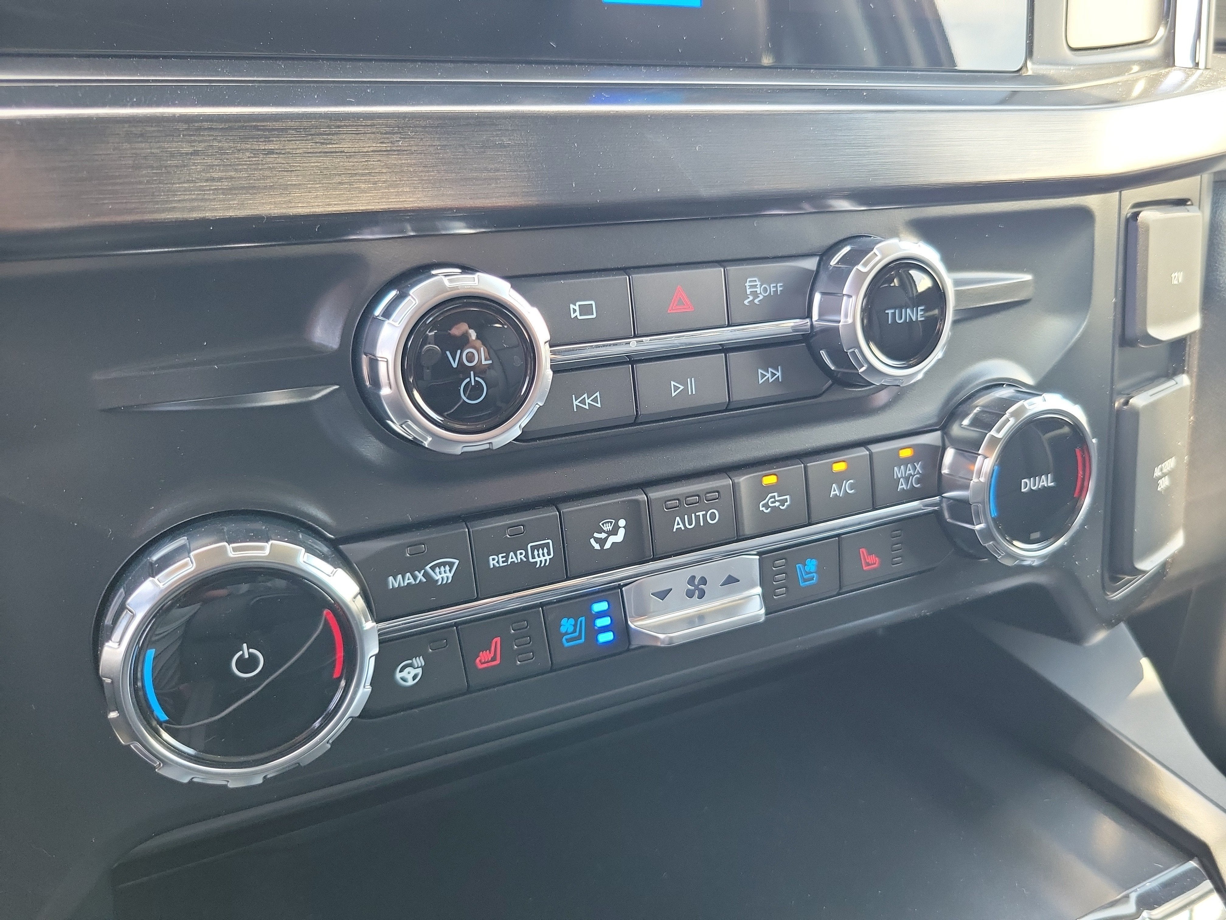 2026 Ford Super Duty F-350 DRW LARIAT