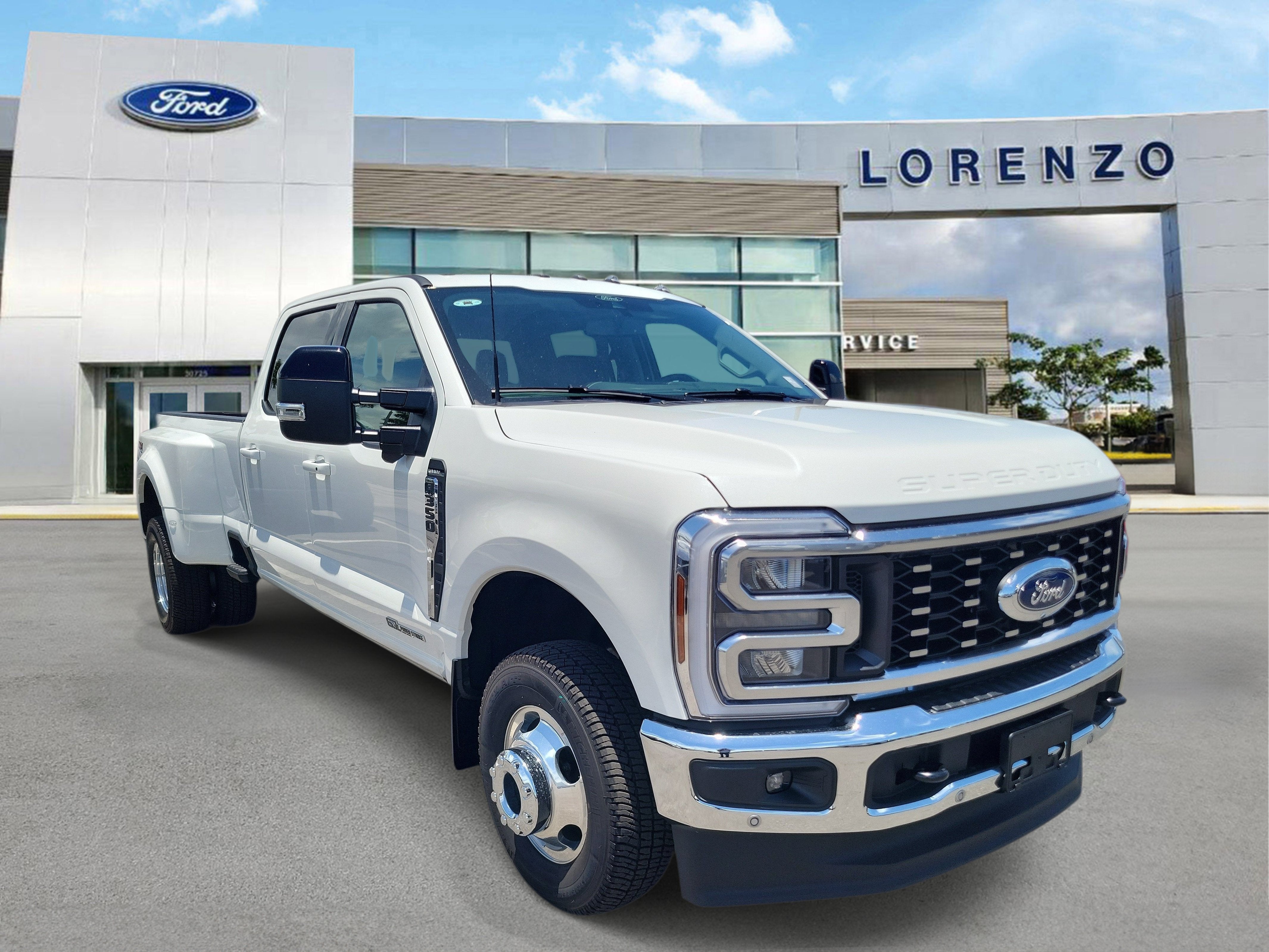 2026 Ford Super Duty F-350 DRW LARIAT