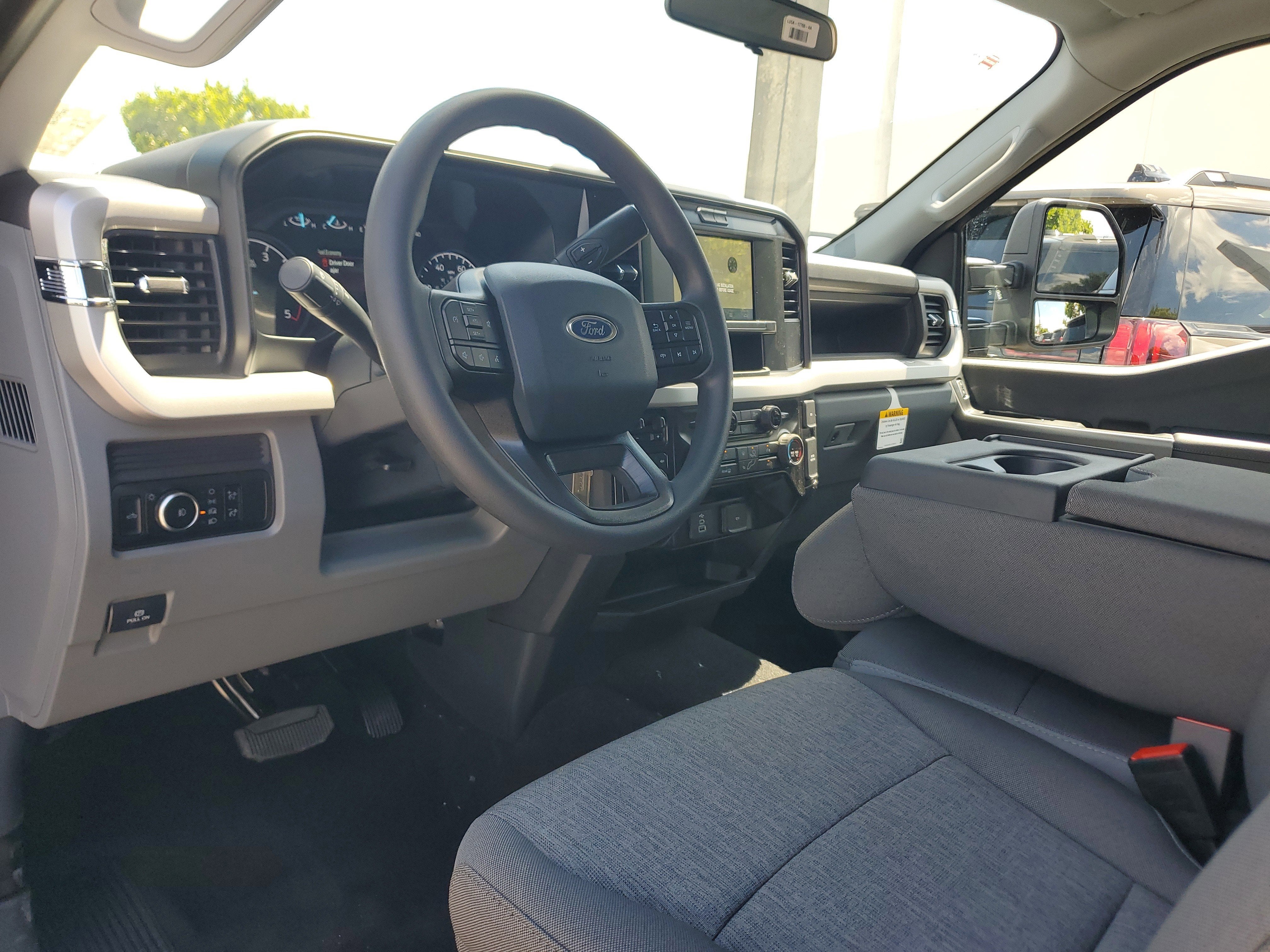 2026 Ford Super Duty F-350 DRW XL