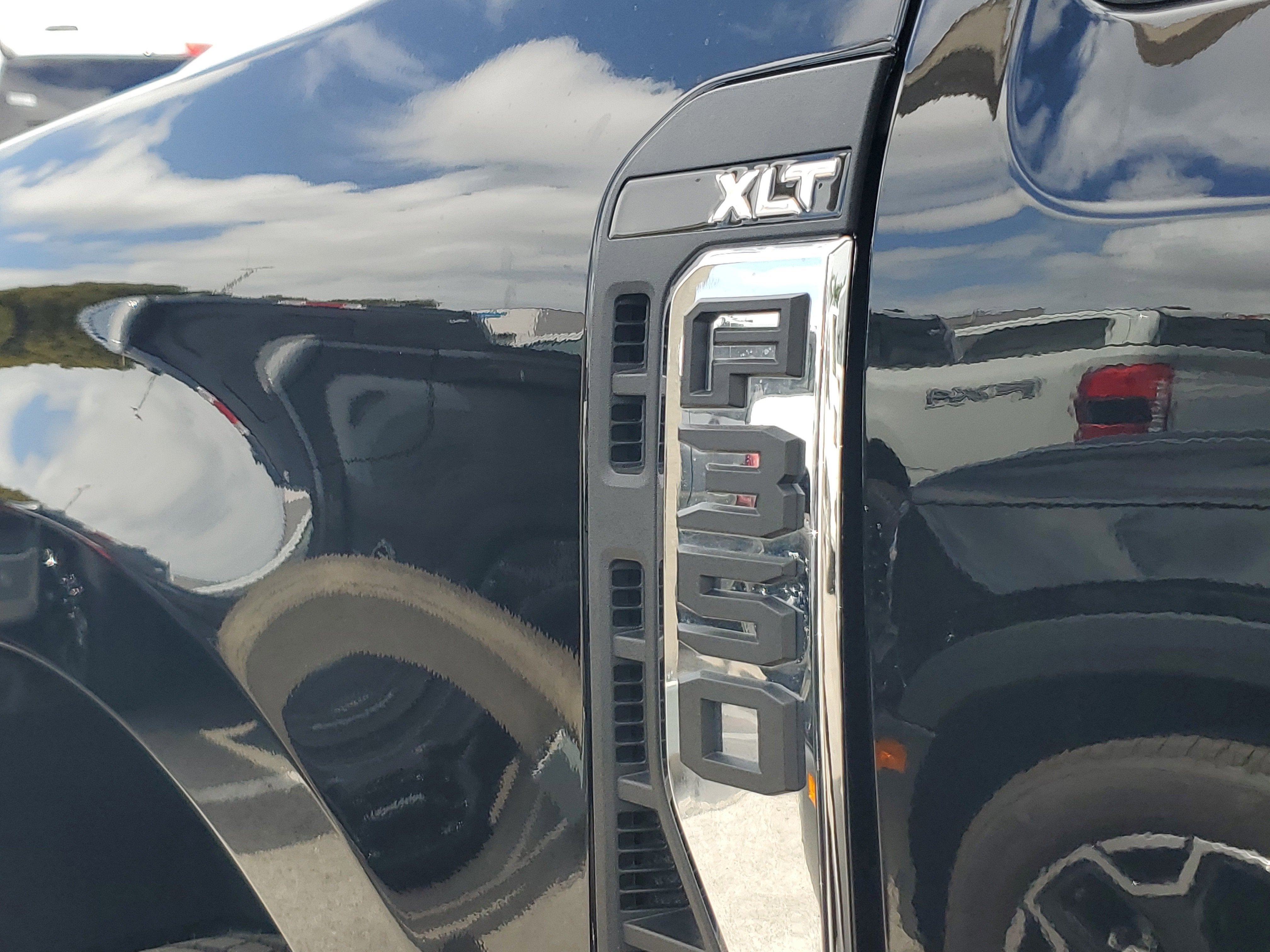 2026 Ford Super Duty F-350 DRW XLT