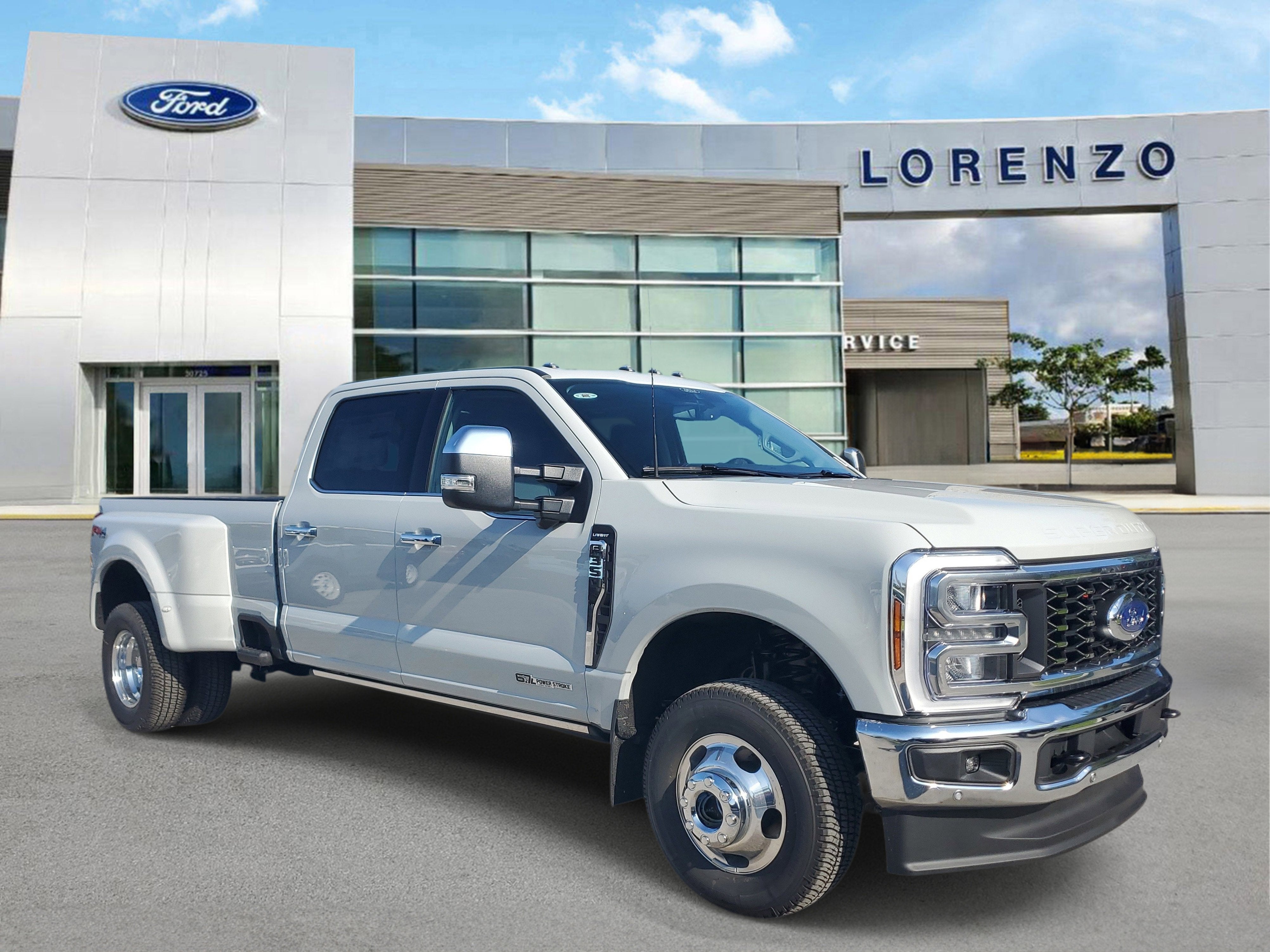 2026 Ford Super Duty F-350 DRW LARIAT