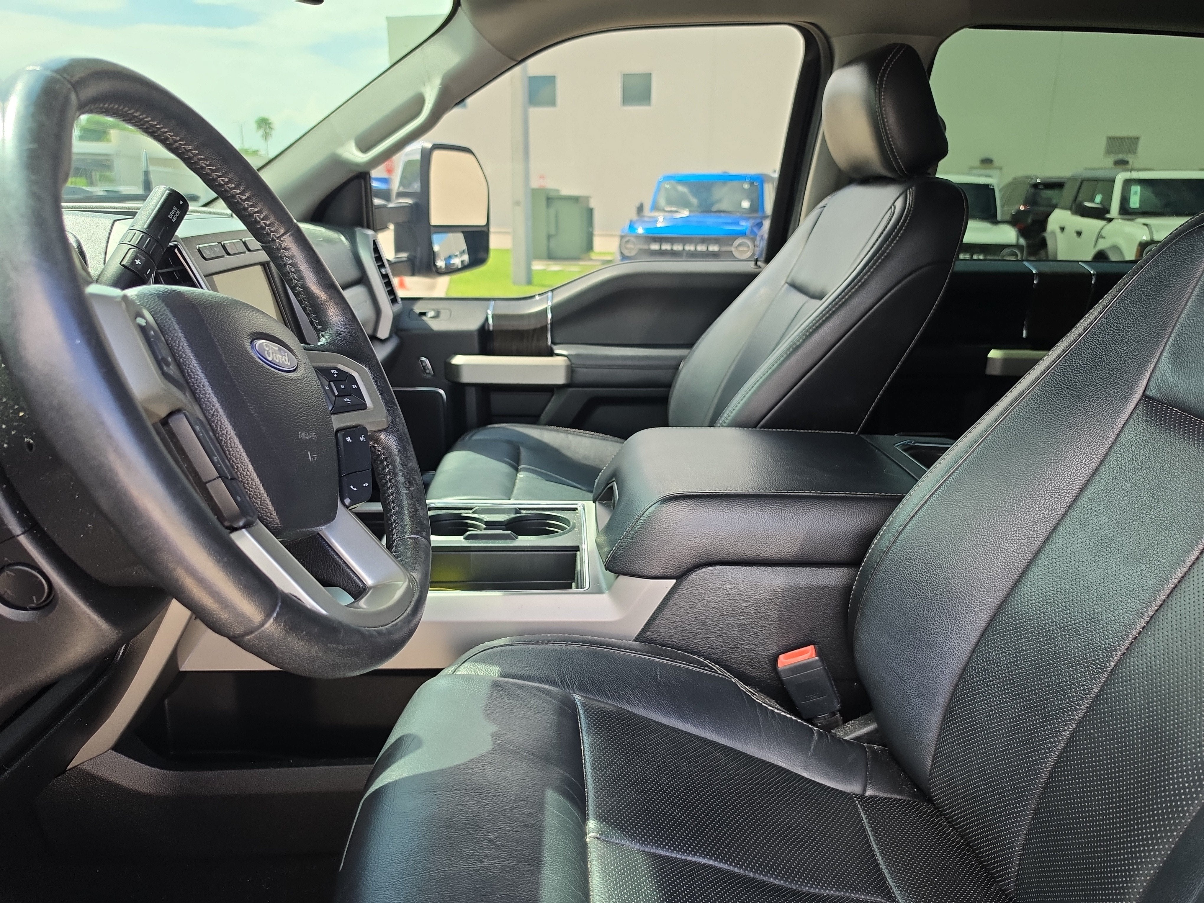 2020 Ford Super Duty F-350 DRW LARIAT 4WD Diesel