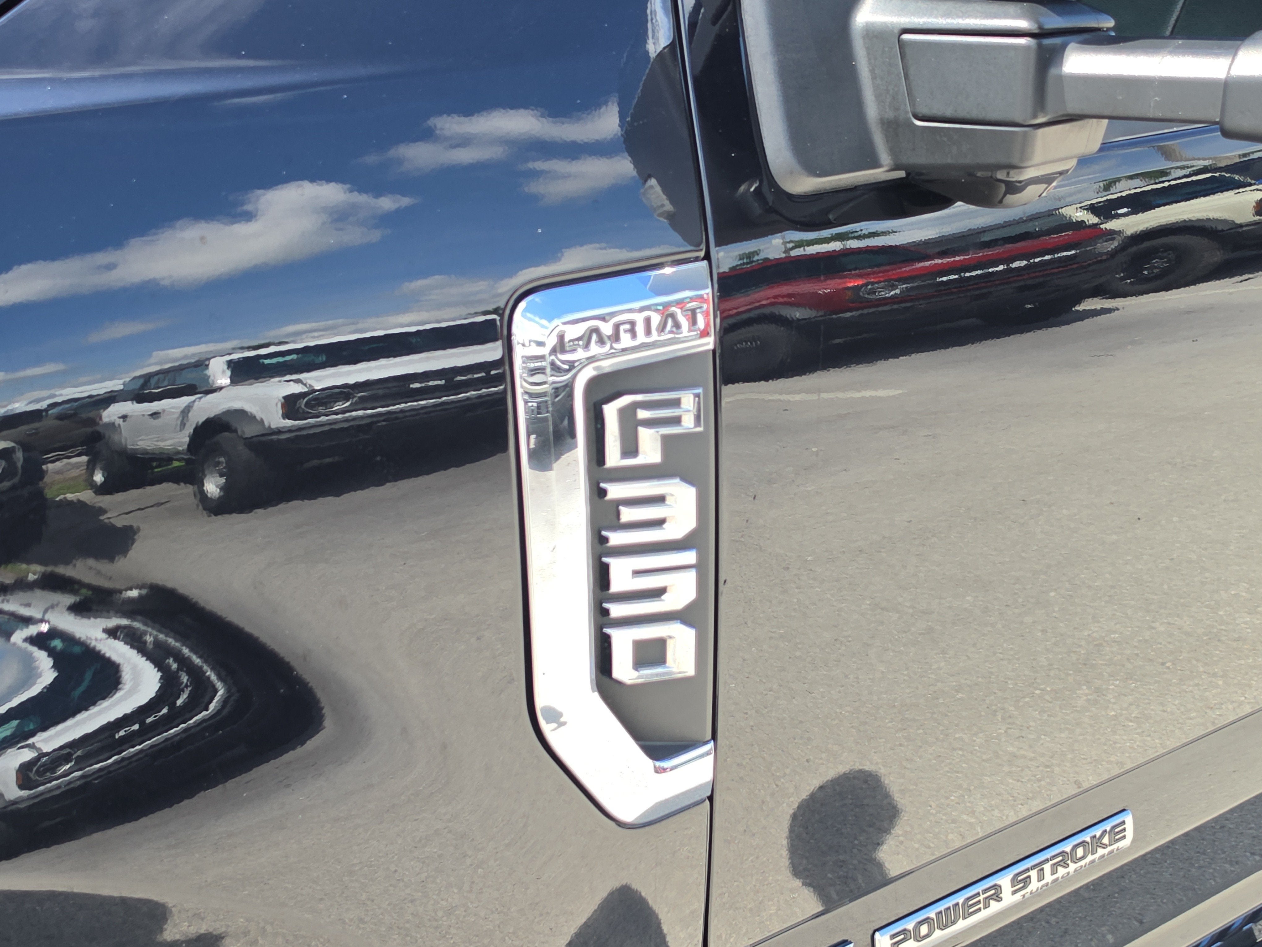 2020 Ford Super Duty F-350 DRW LARIAT 4WD Diesel