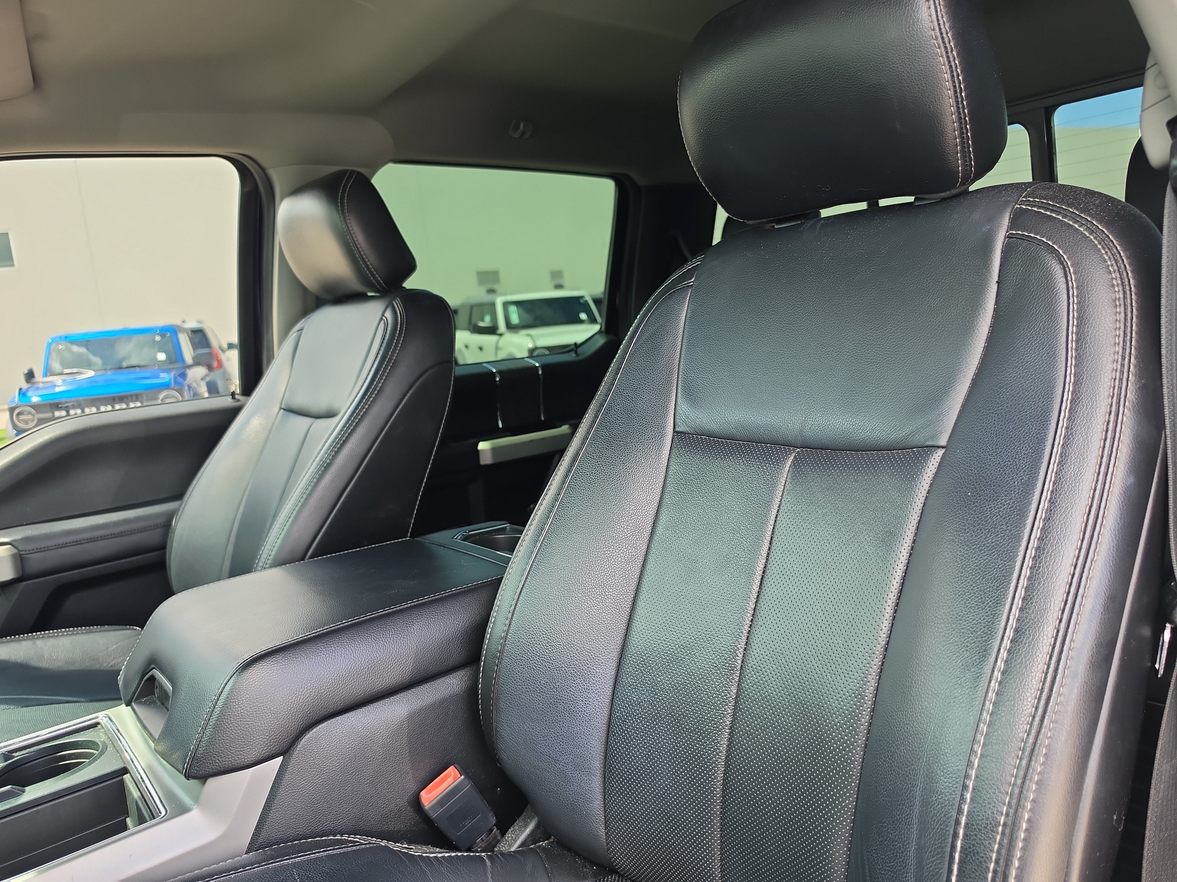 2020 Ford Super Duty F-350 DRW LARIAT 4WD Diesel