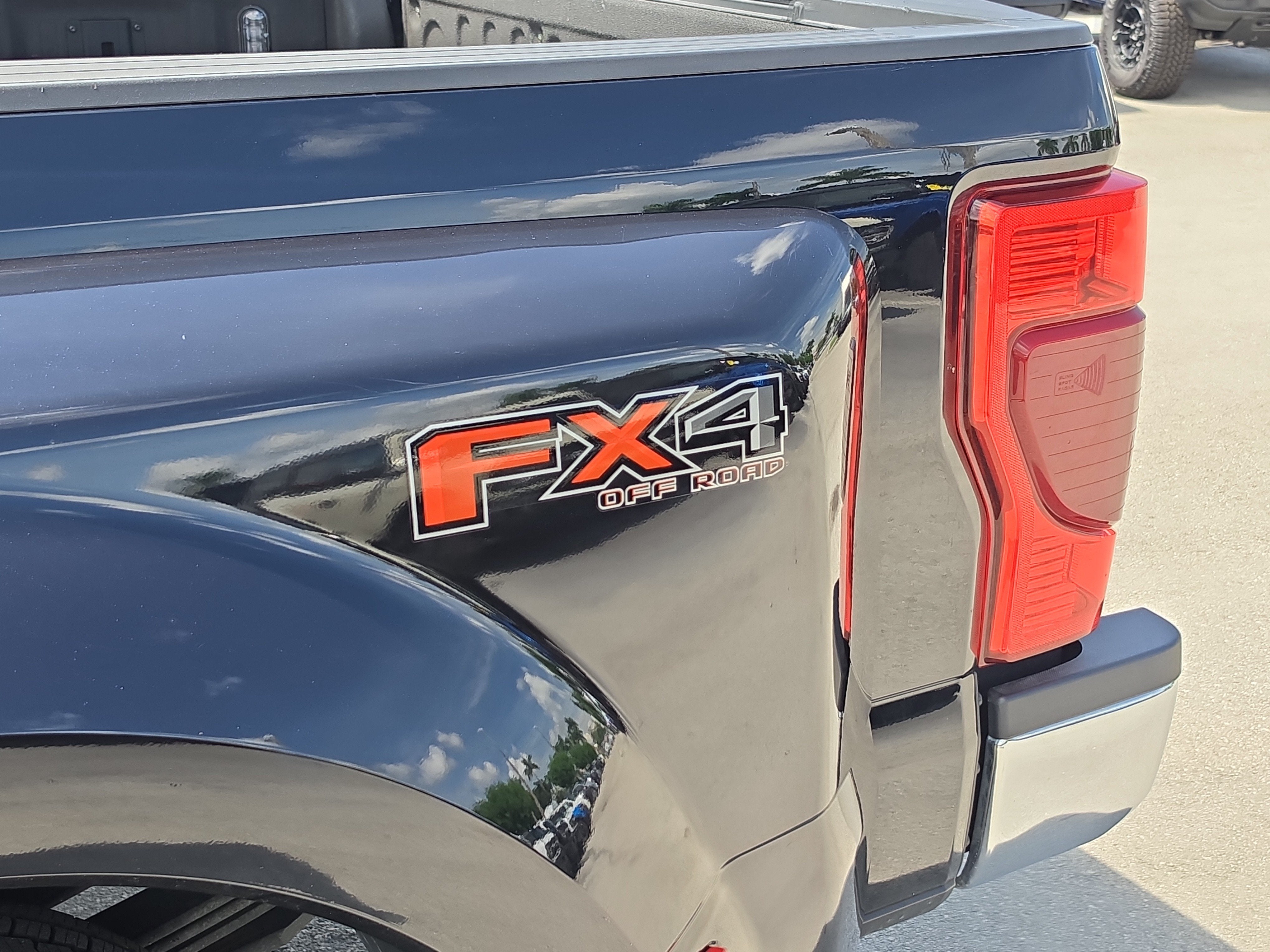 2020 Ford Super Duty F-350 DRW LARIAT 4WD Diesel