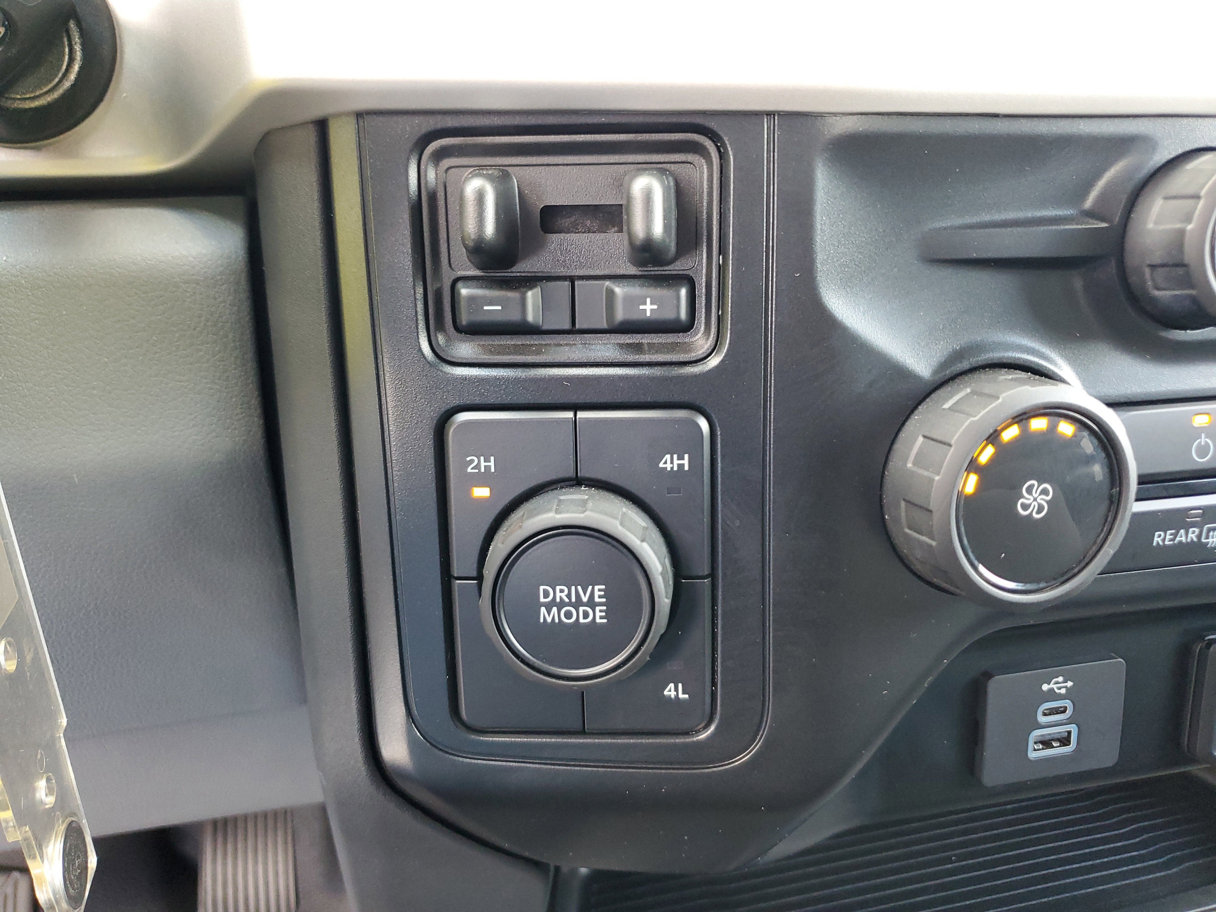 2025 Ford Super Duty F-350 DRW XL 4WD Diesel