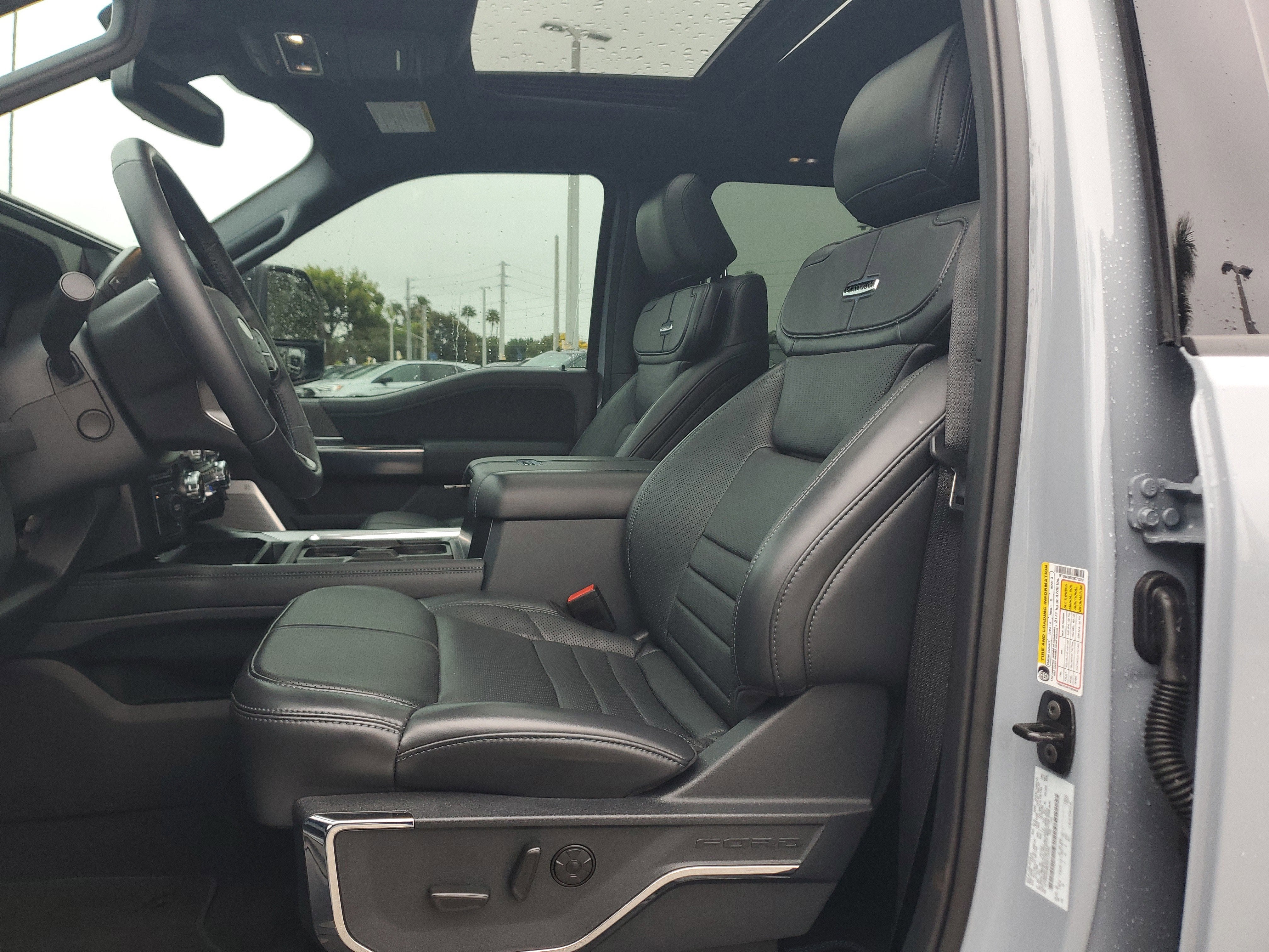 2025 Ford Super Duty F-450 DRW Platinum 4WD Diesel