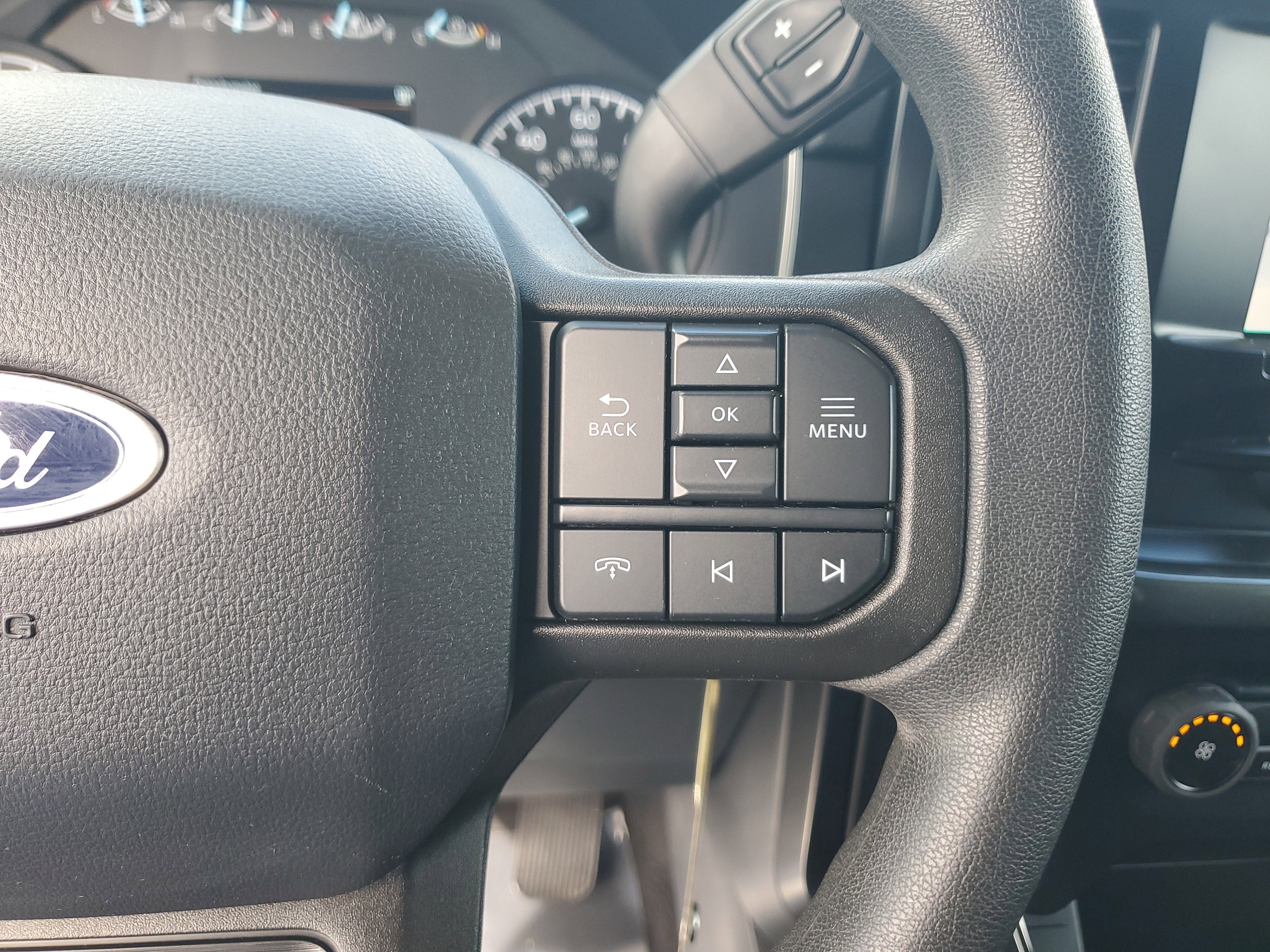 2023 Ford F-150 XL 4WD