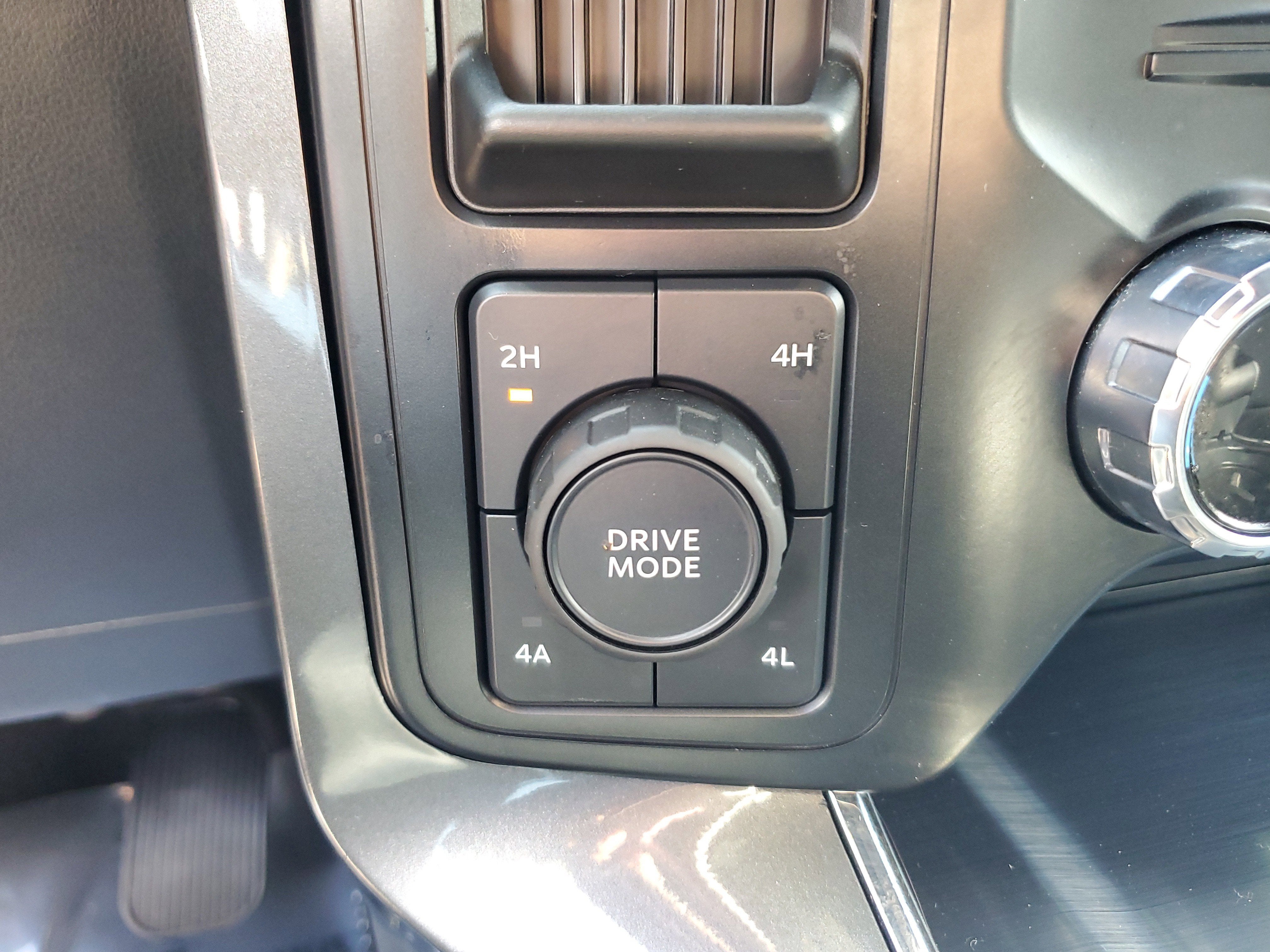 2023 Ford F-150 LARIAT 4WD