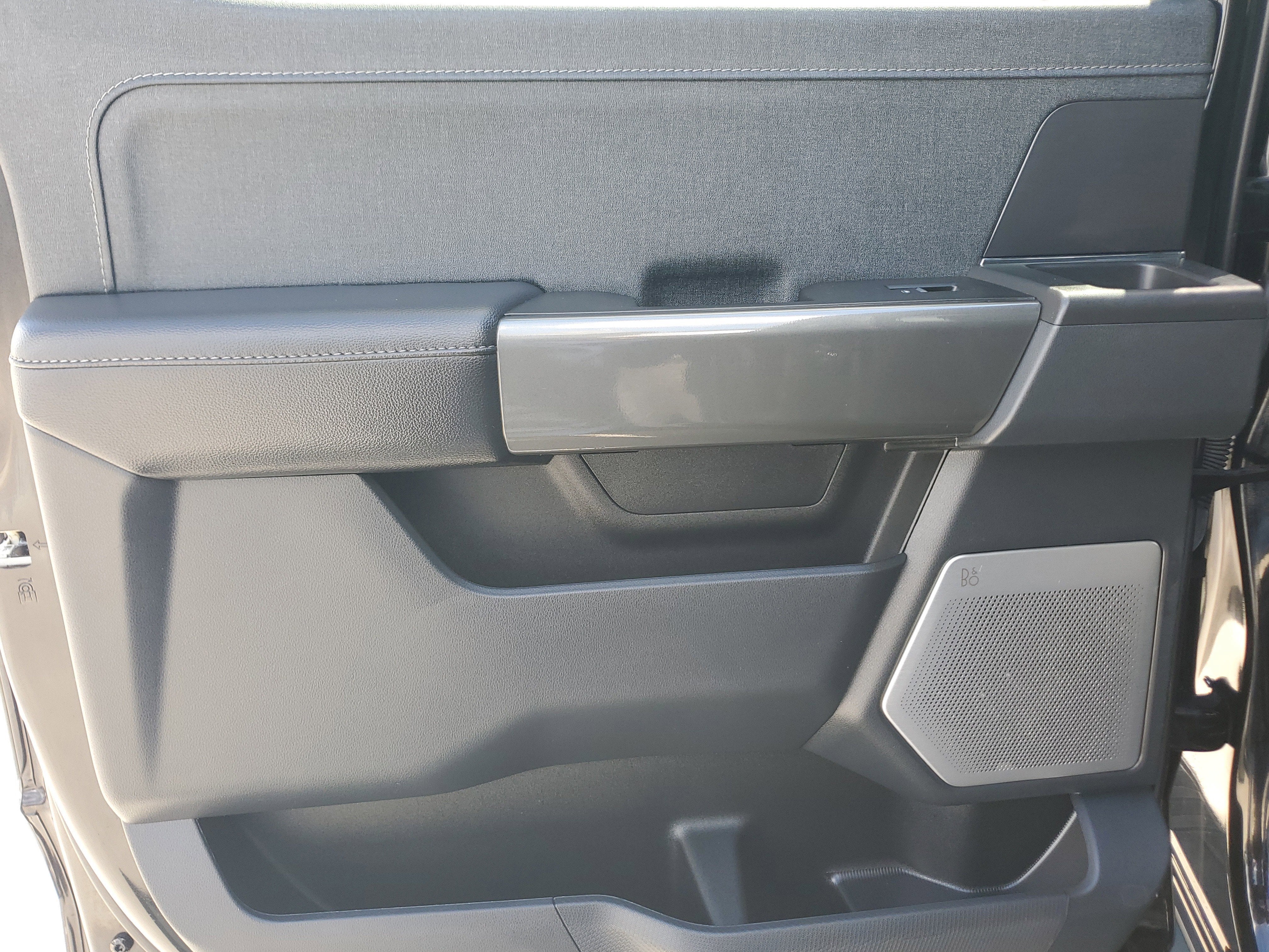 2023 Ford F-150 LARIAT 4WD