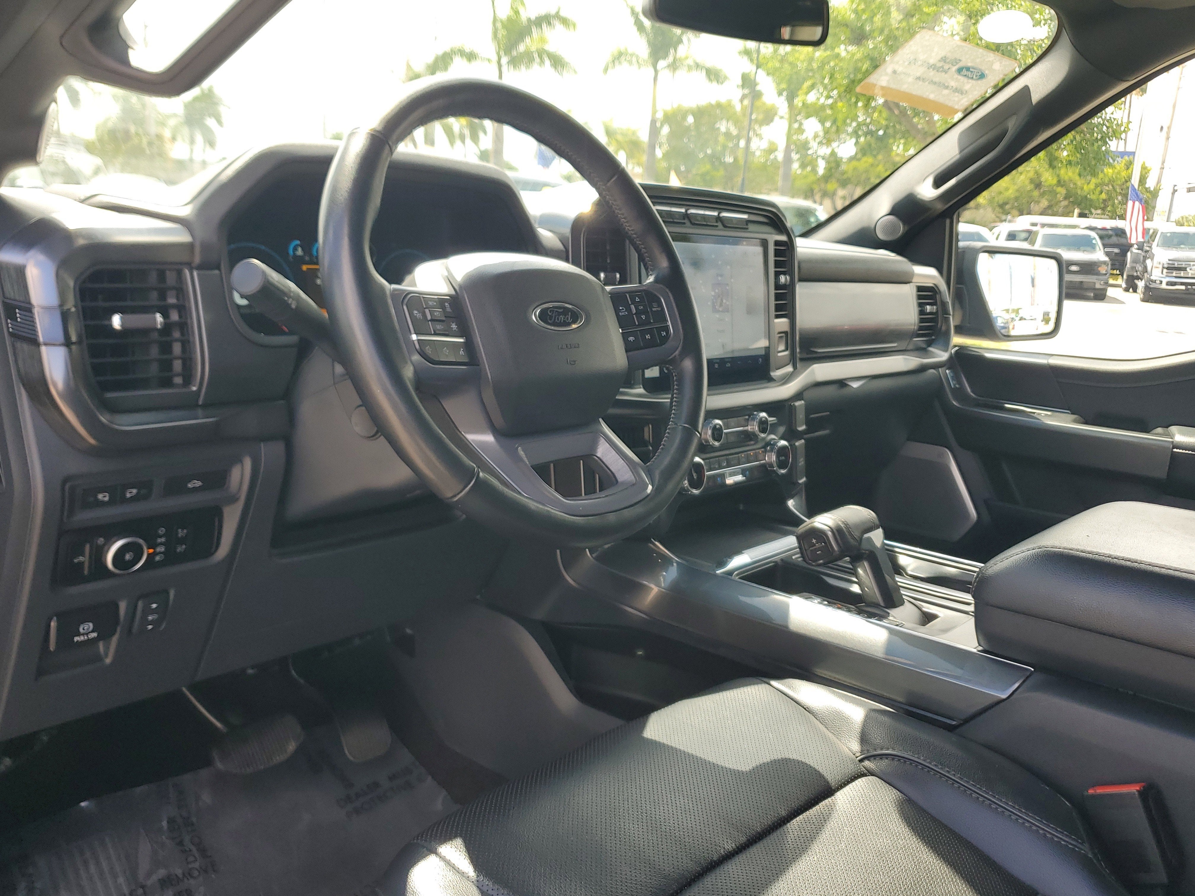 2023 Ford F-150 LARIAT 4WD