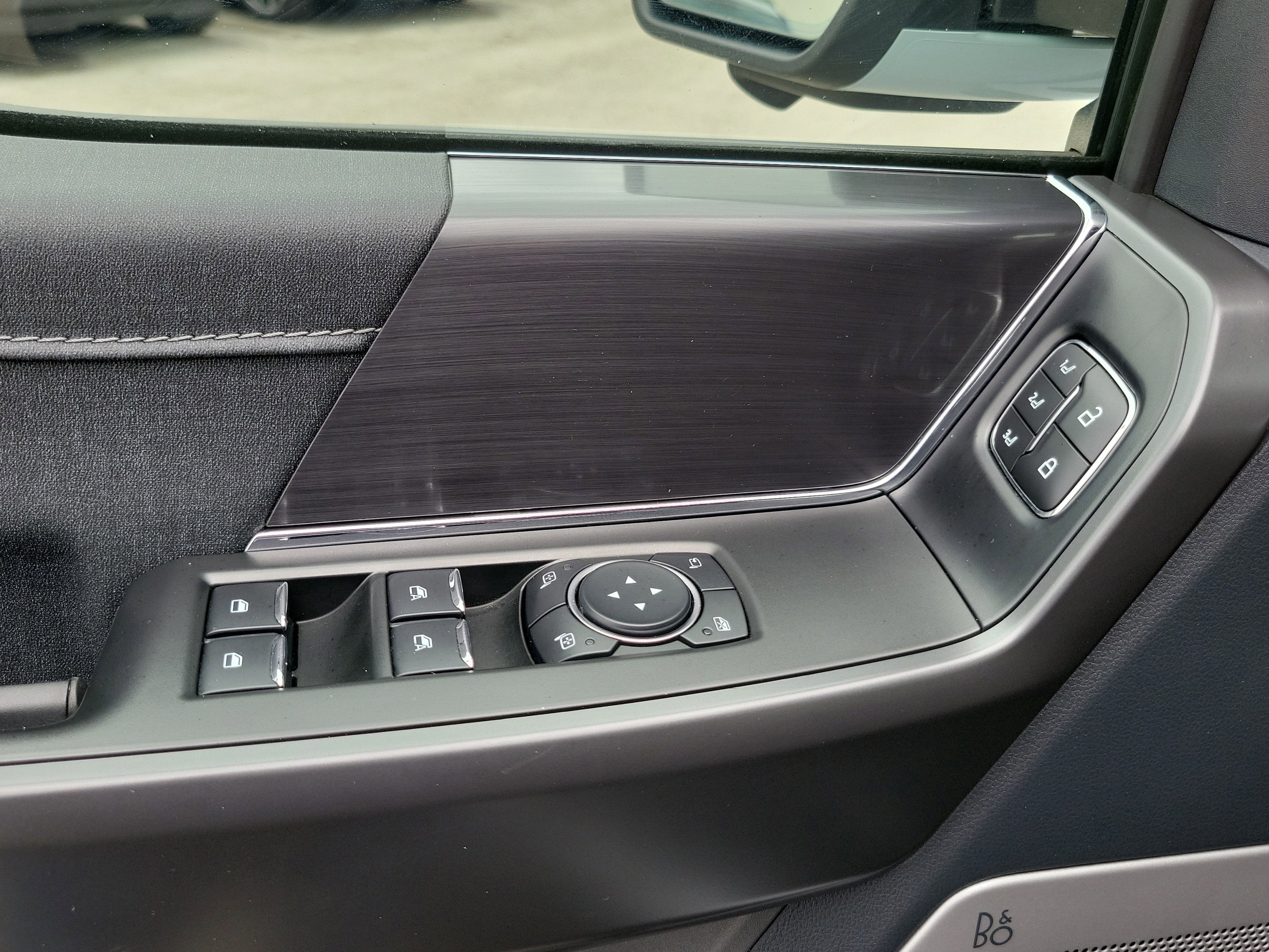2025 Ford F-150 LARIAT 4WD