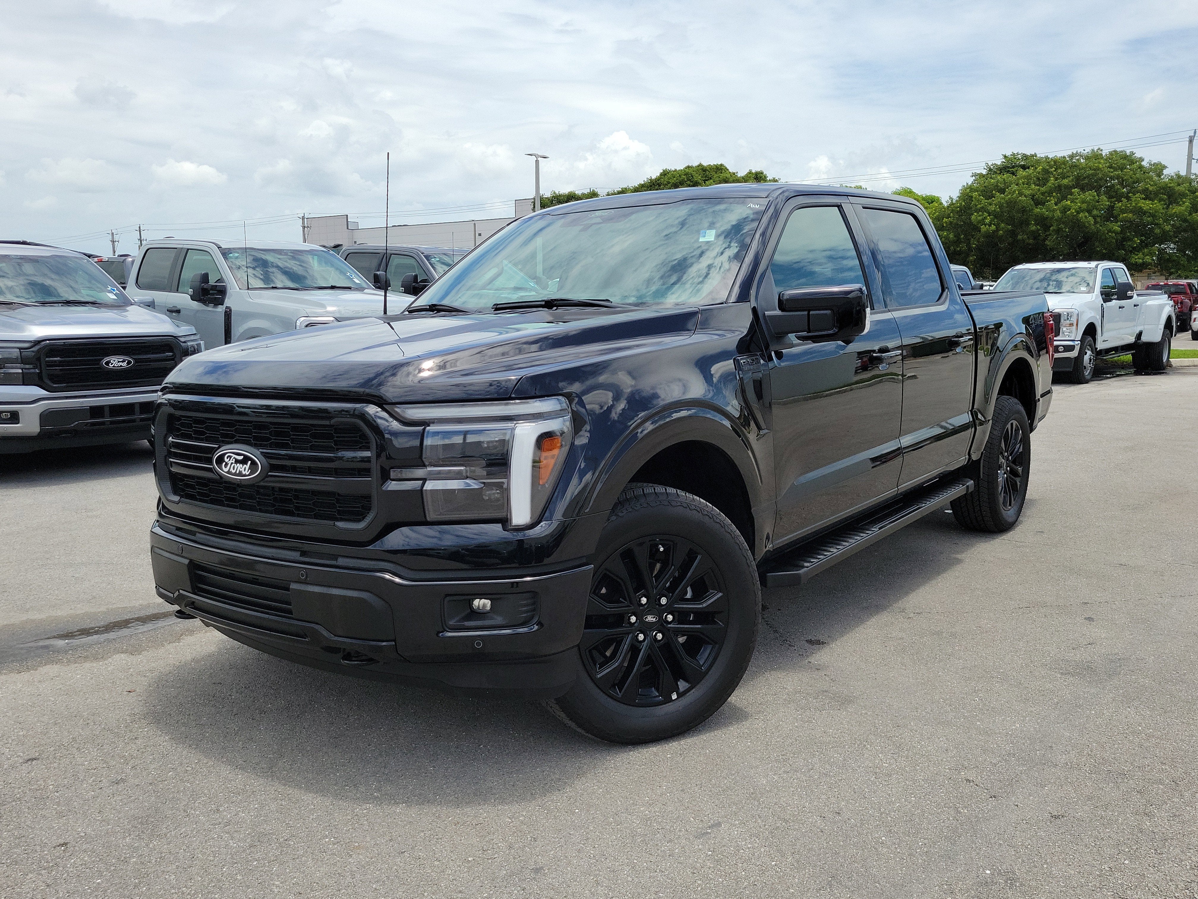 2025 Ford F-150 Lariat 4x4 SuperCrew 5-1/2 Box's photo
