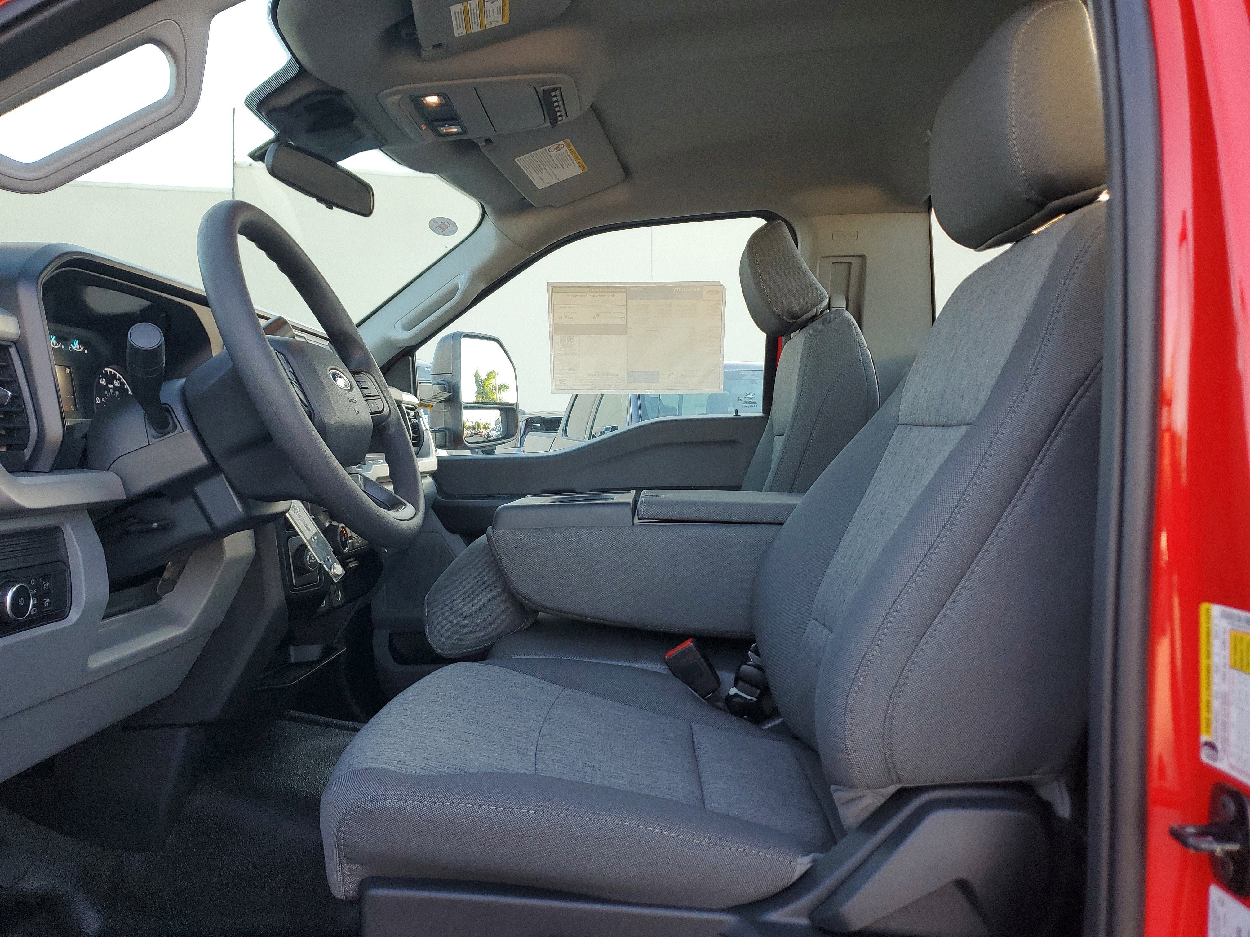 2026 Ford Super Duty F-350 SRW XL