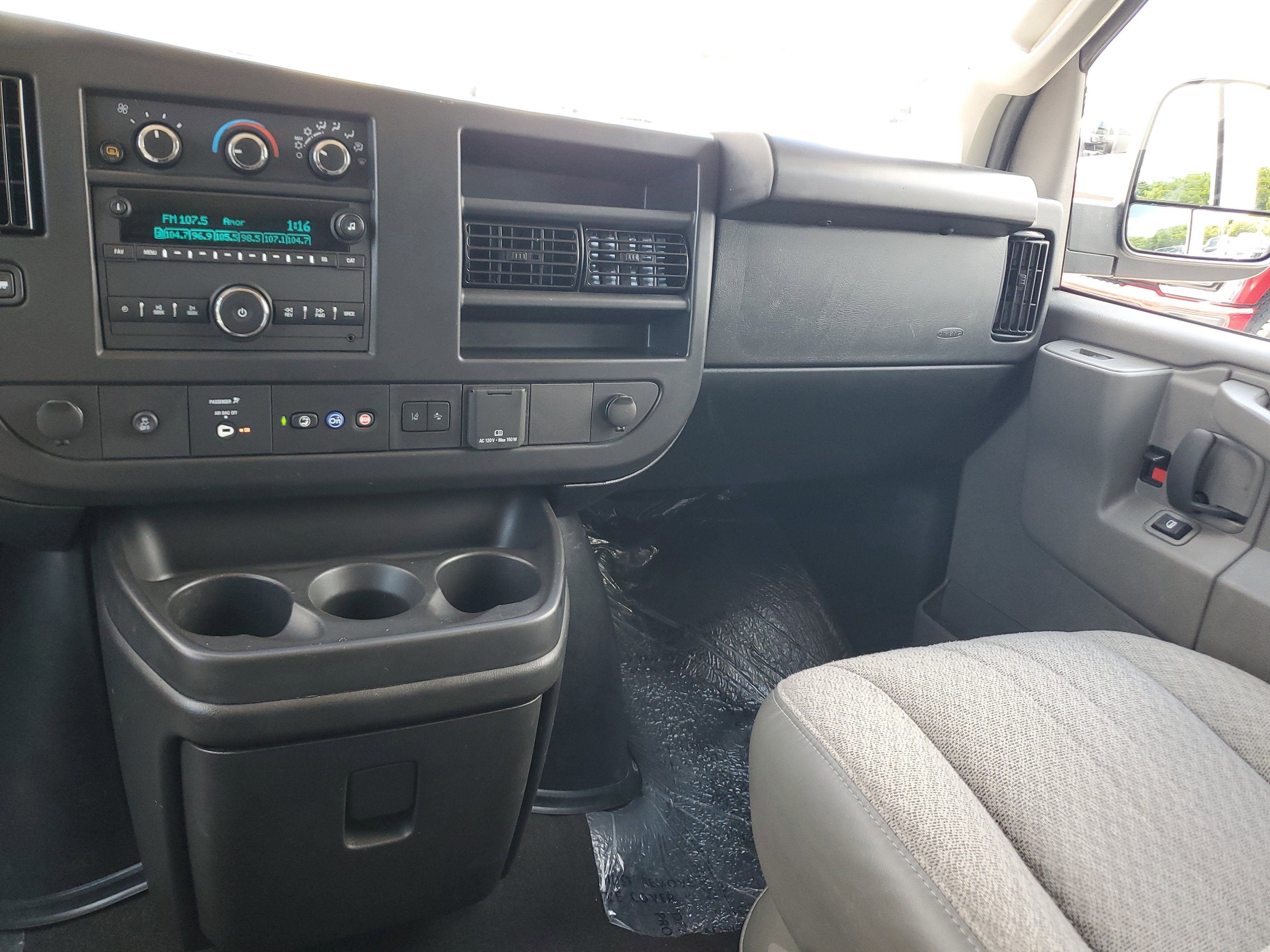 2025 Chevrolet Express Passenger LT