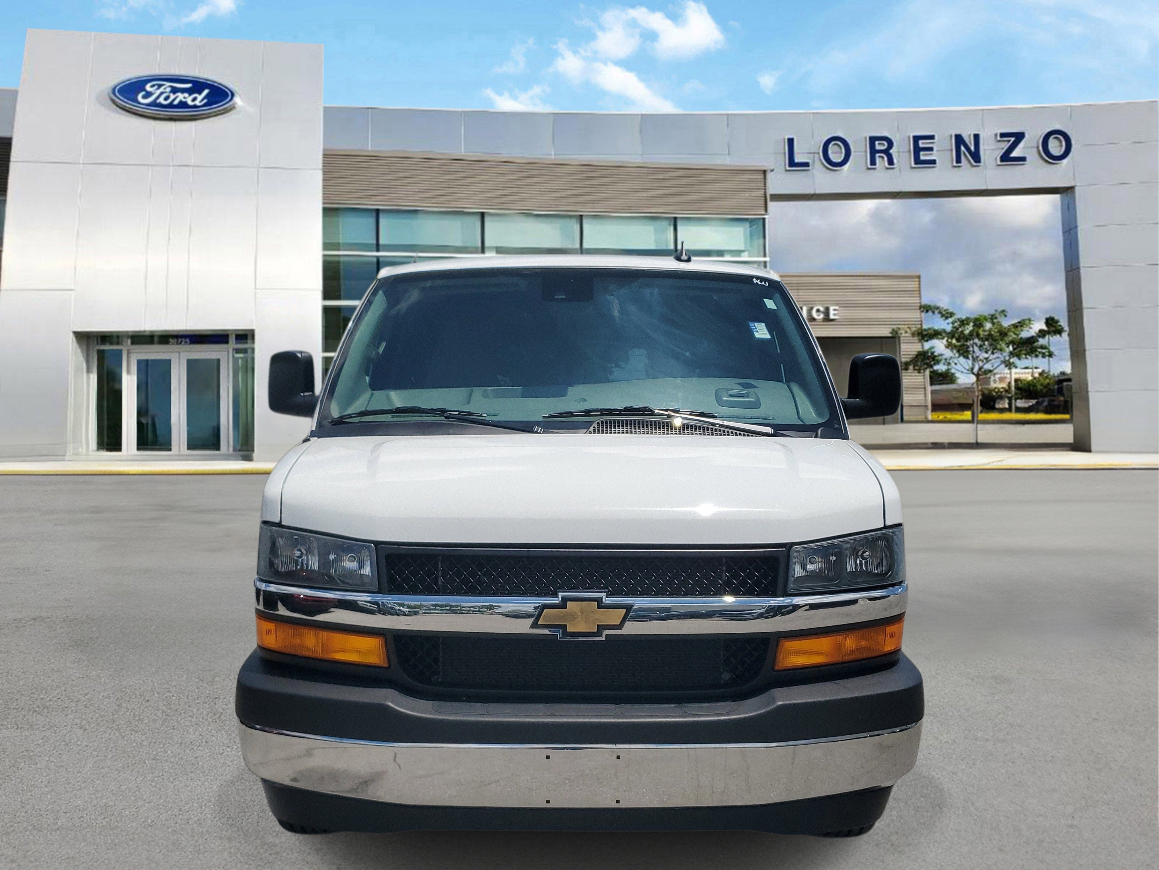 2025 Chevrolet Express Passenger LT
