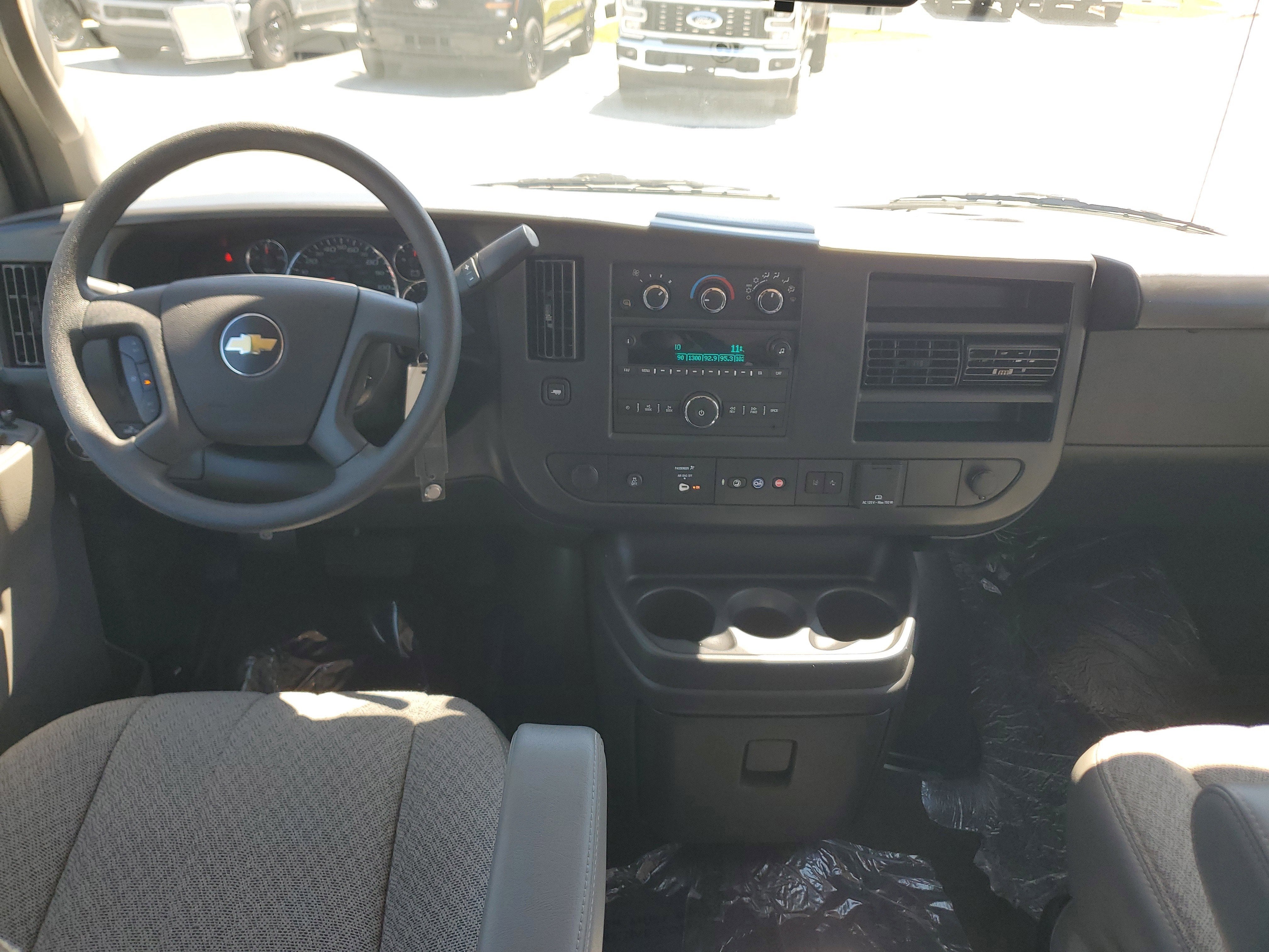 2025 Chevrolet Express Passenger LT