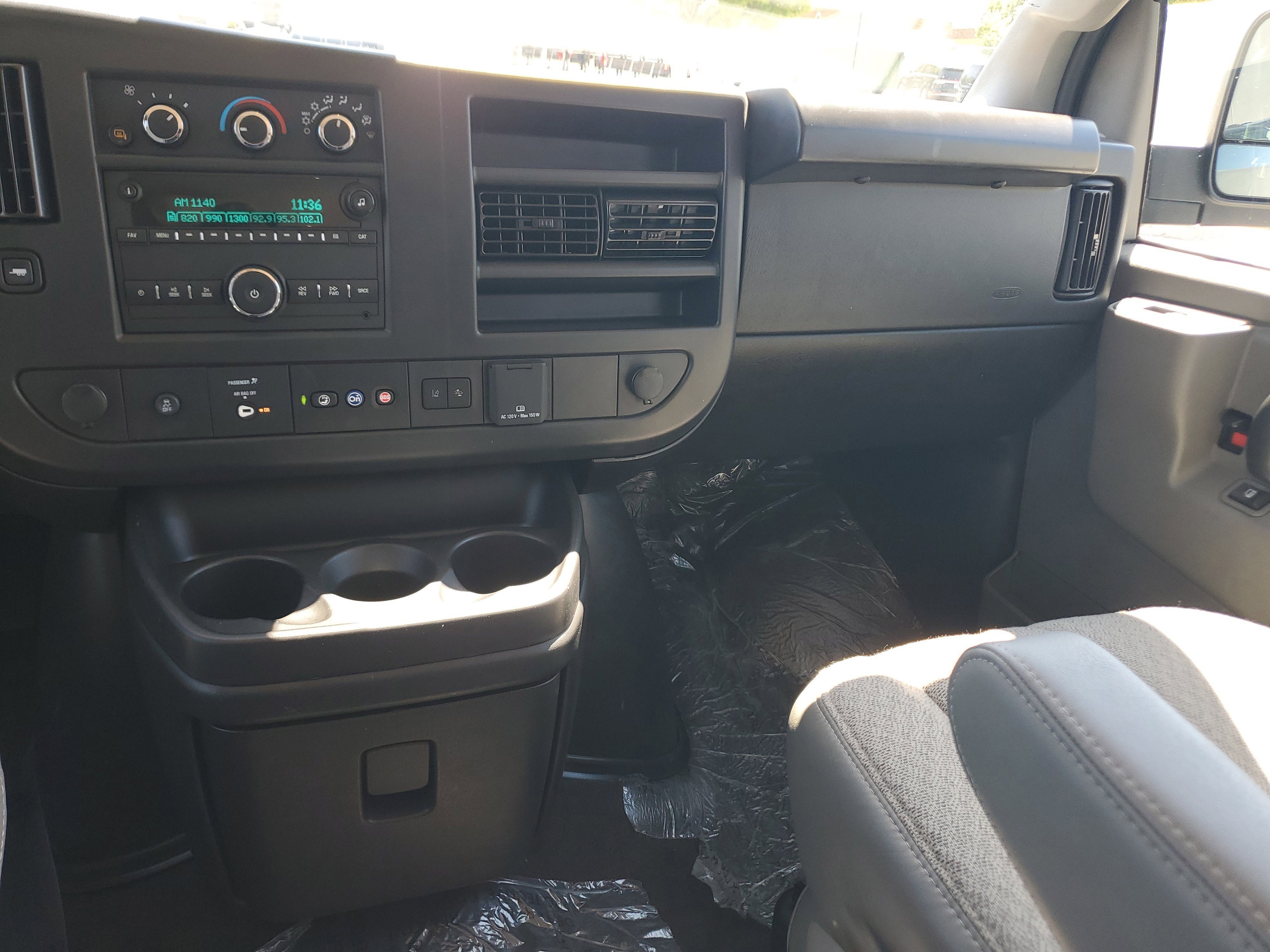 2025 Chevrolet Express Passenger LT