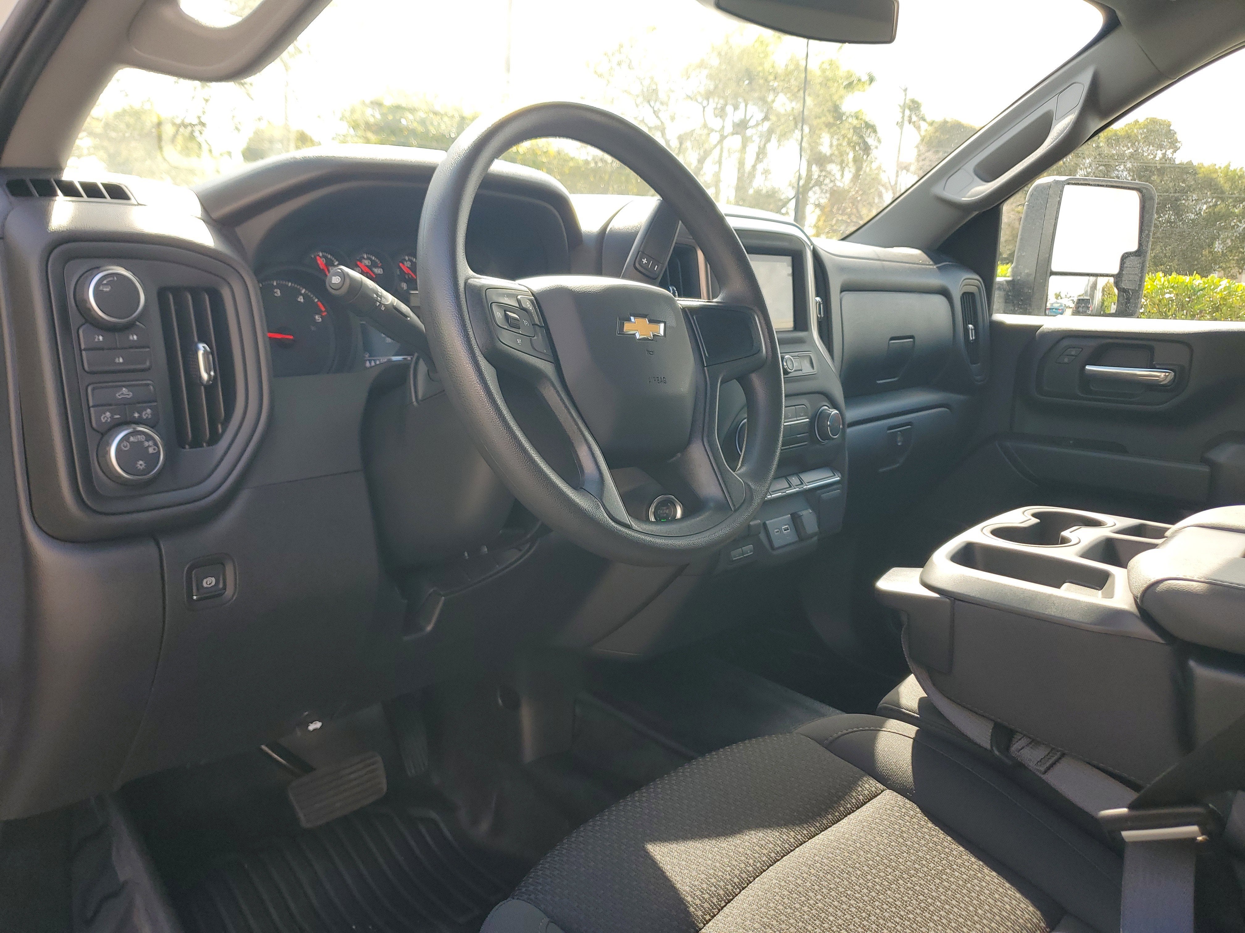 2025 Chevrolet Silverado 3500HD CC Work Truck 4WD Diesel