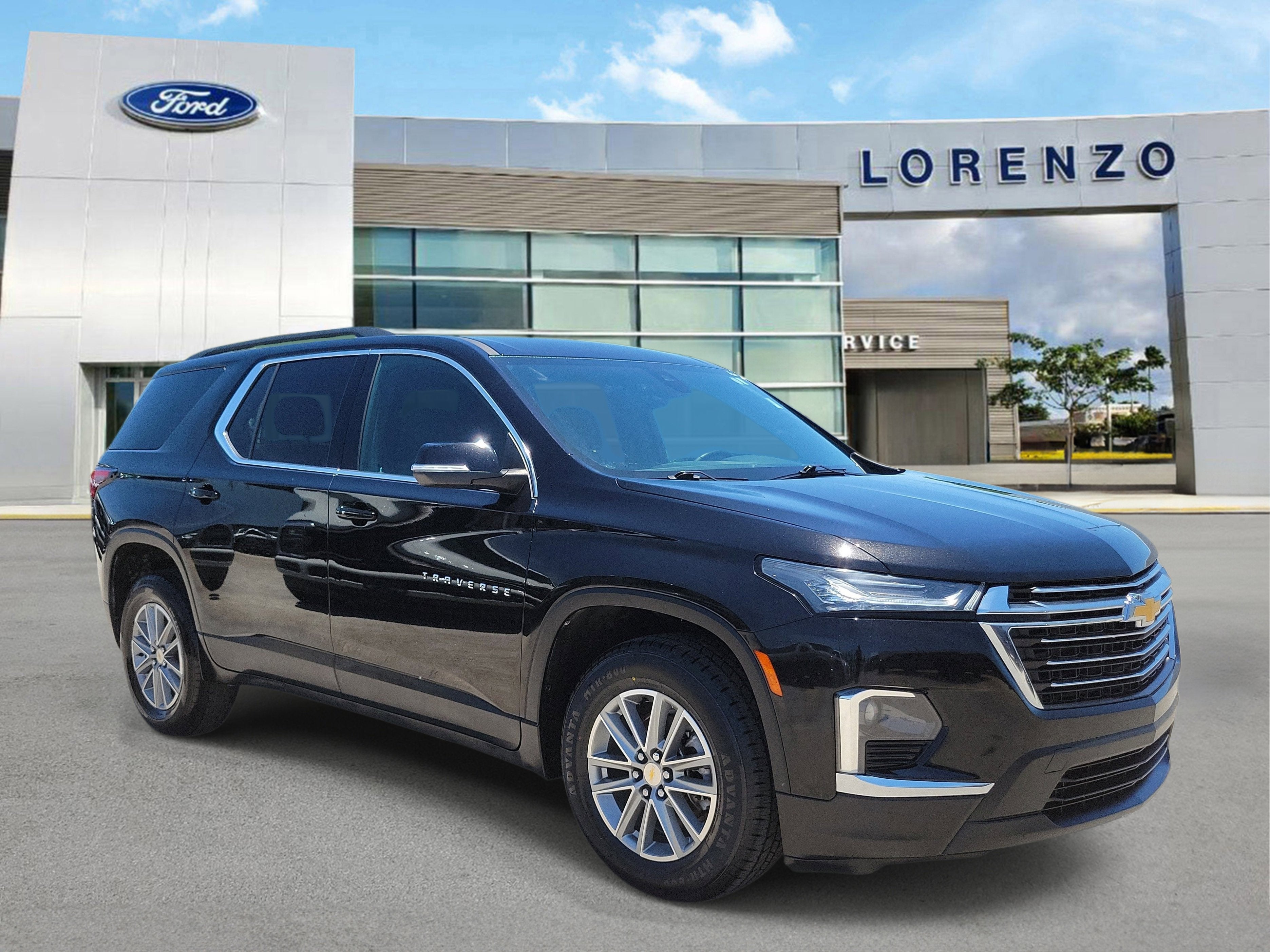 2023 Chevrolet Traverse LT Cloth