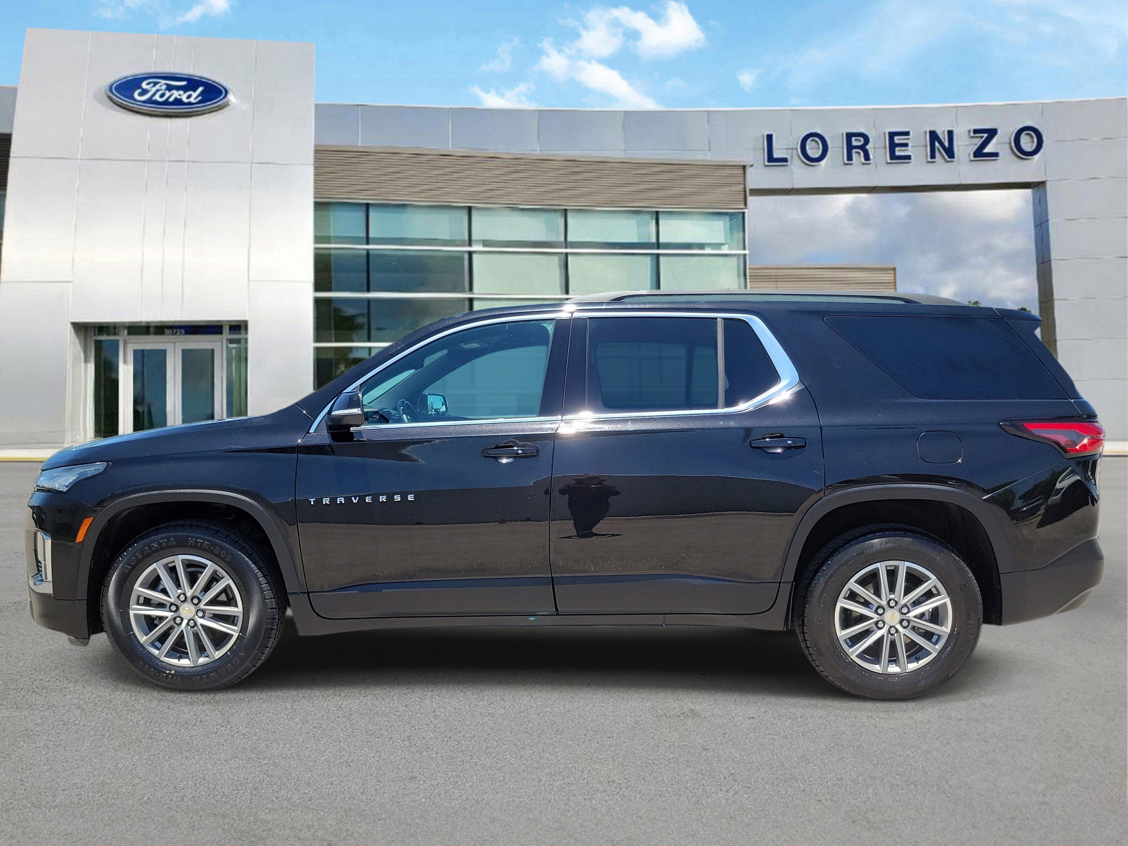 2023 Chevrolet Traverse LT Cloth