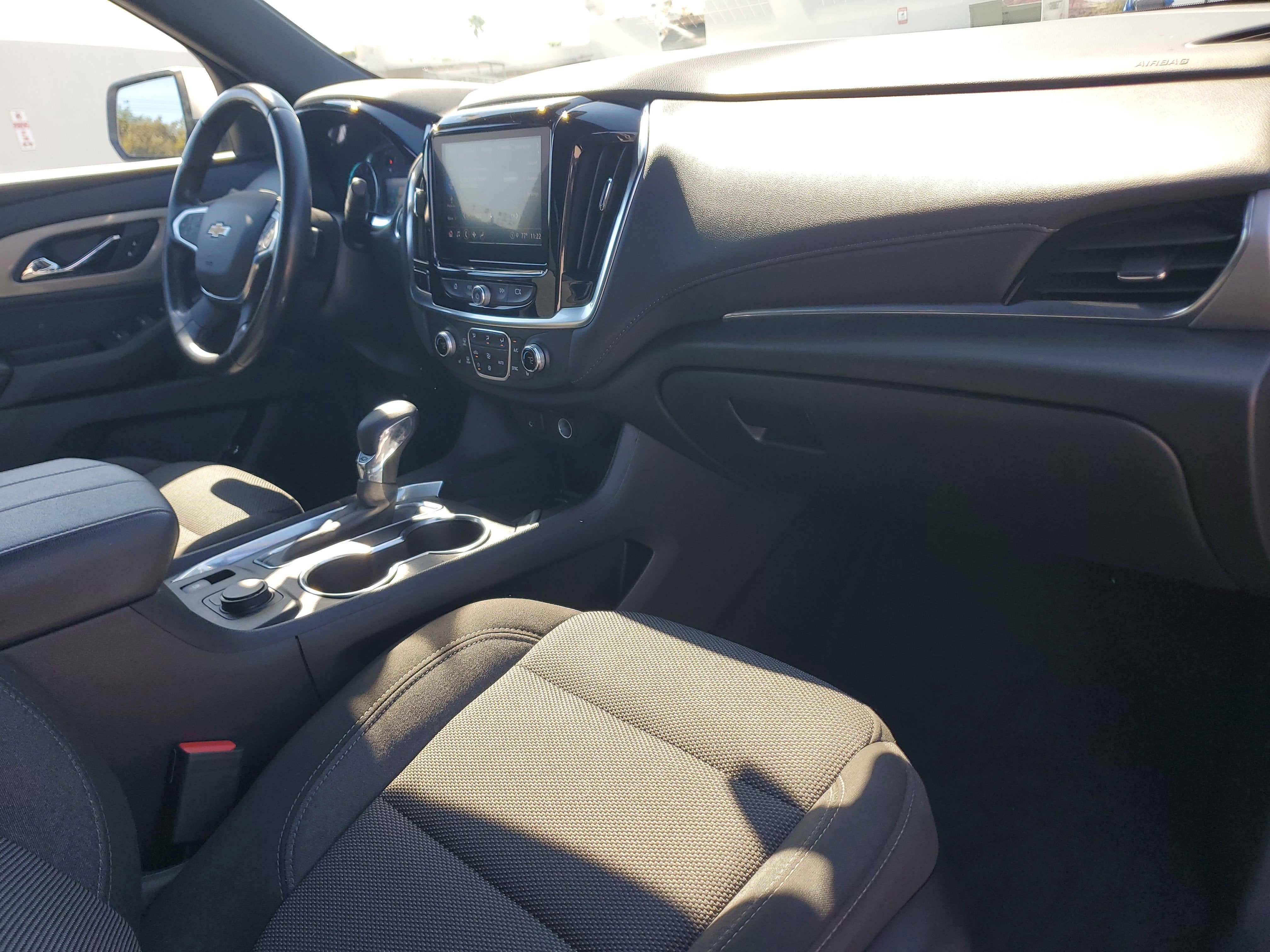 2022 Chevrolet Traverse LT Cloth