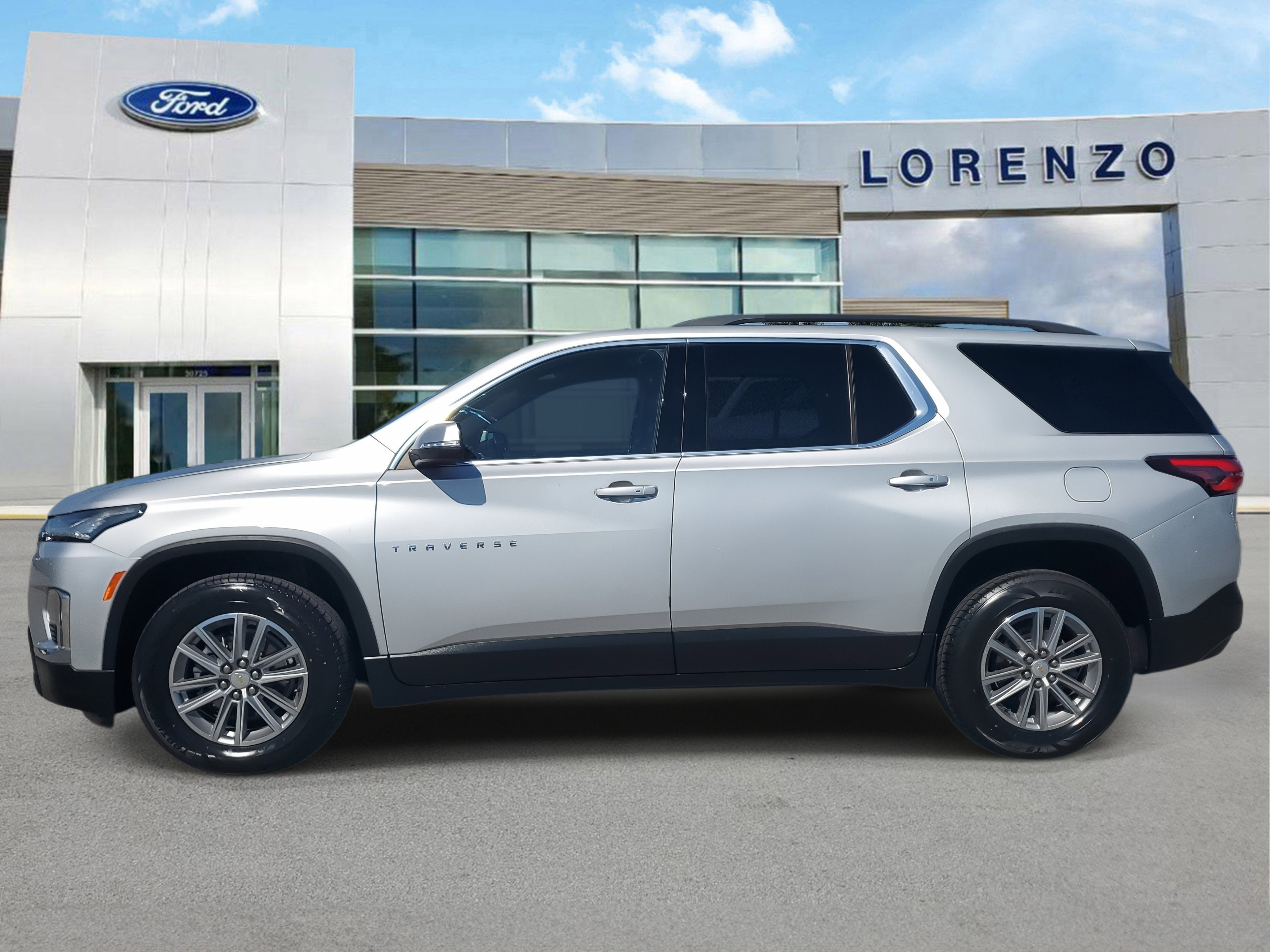 2022 Chevrolet Traverse LT Cloth