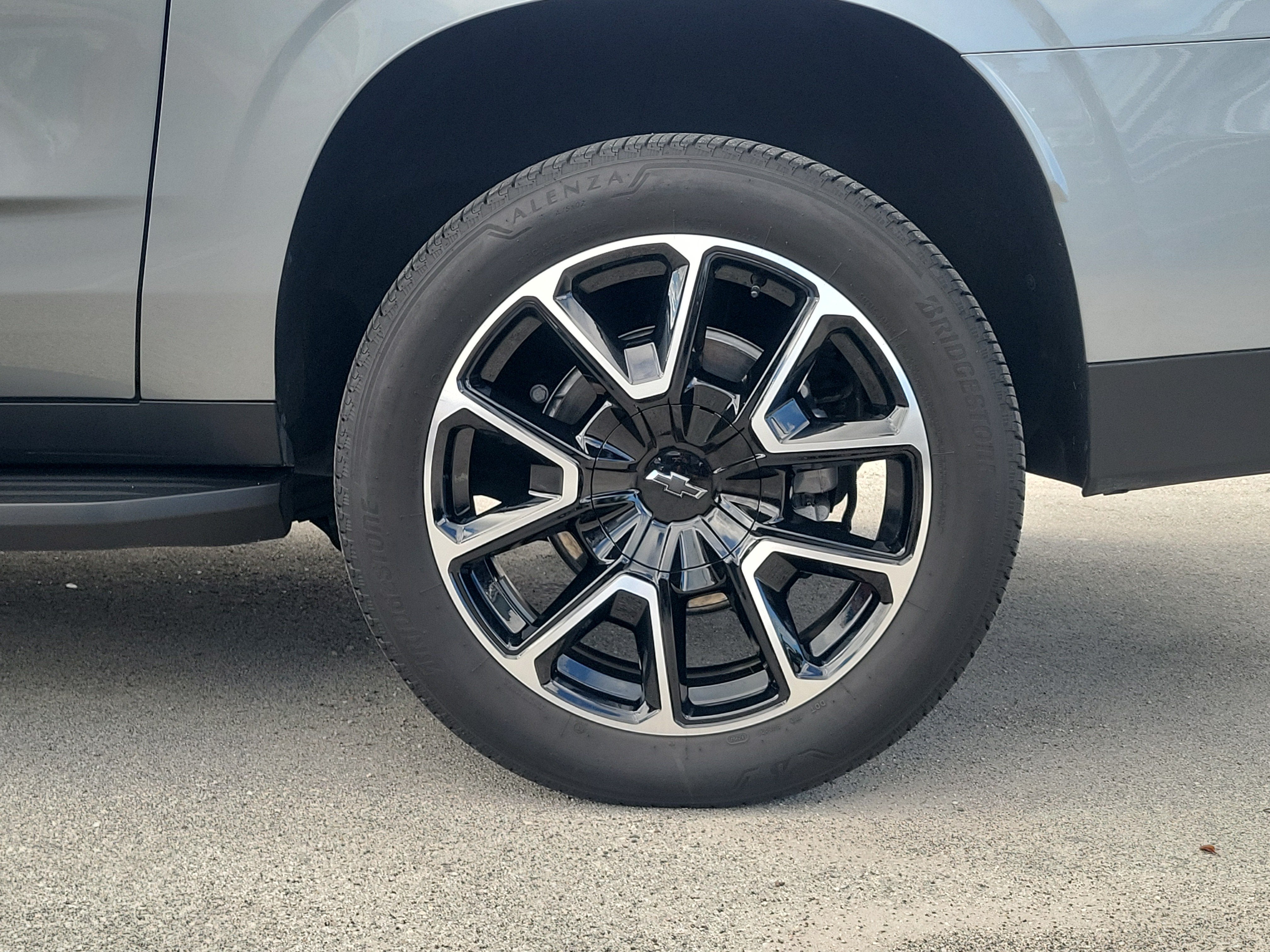2025 Chevrolet Suburban RST