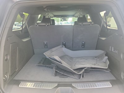 2025 Chevrolet Suburban RST