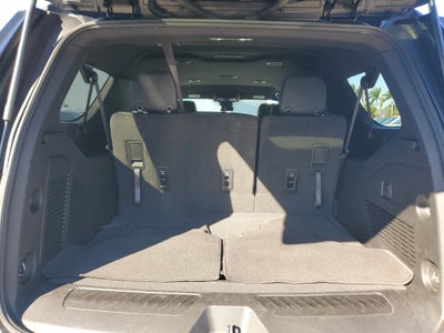 2023 Chevrolet Suburban LS