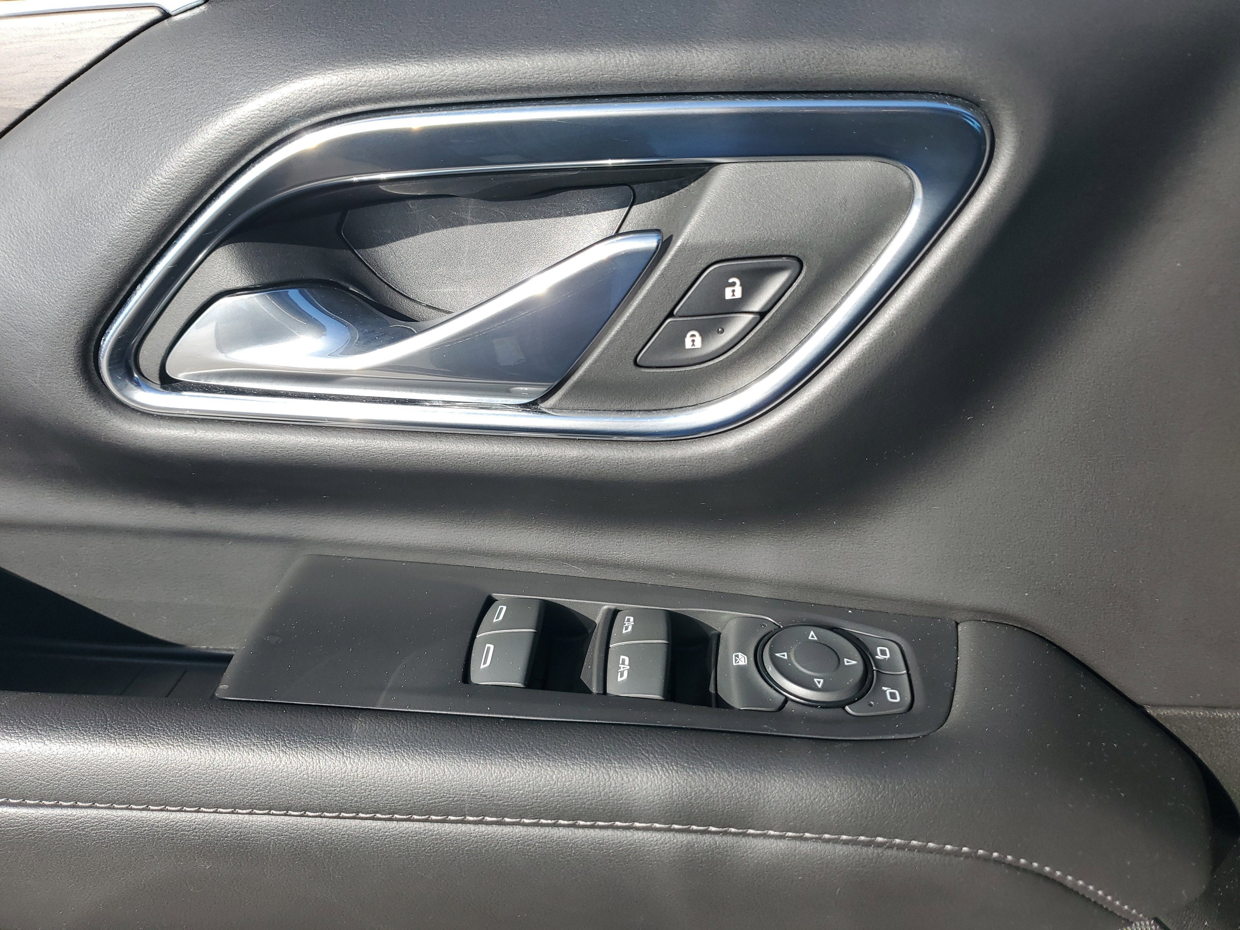 2023 Chevrolet Suburban LS