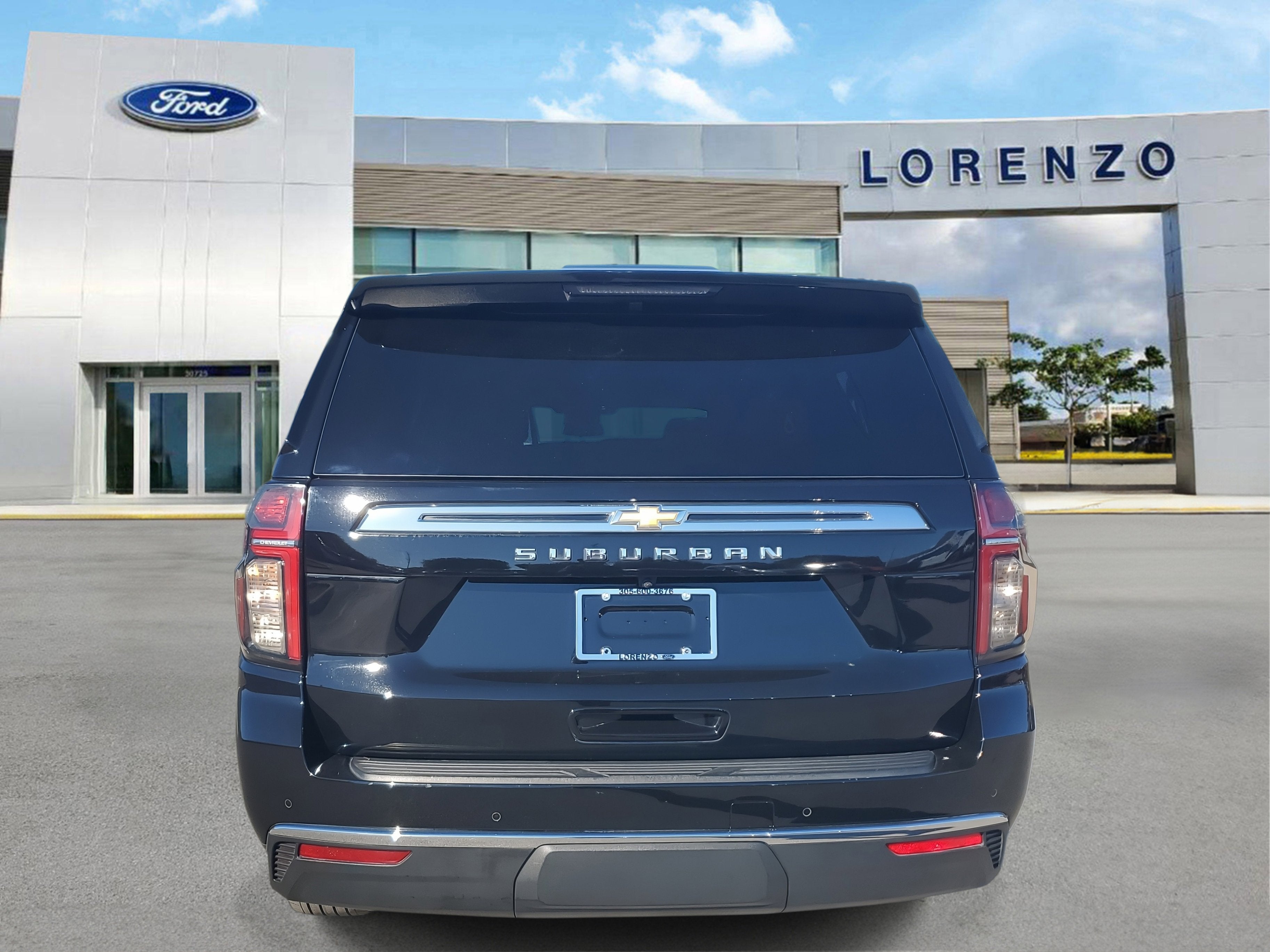 2023 Chevrolet Suburban LS