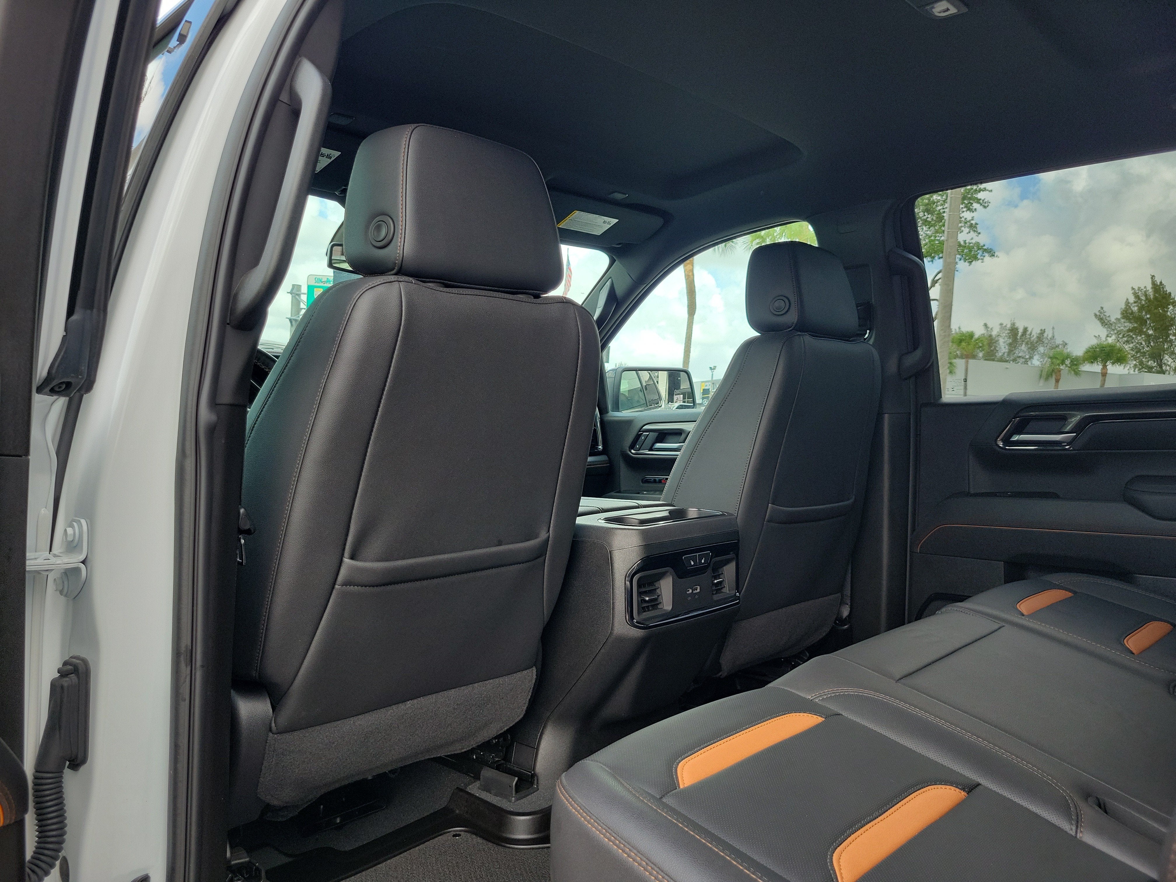 2025 GMC Sierra 1500 AT4 4WD