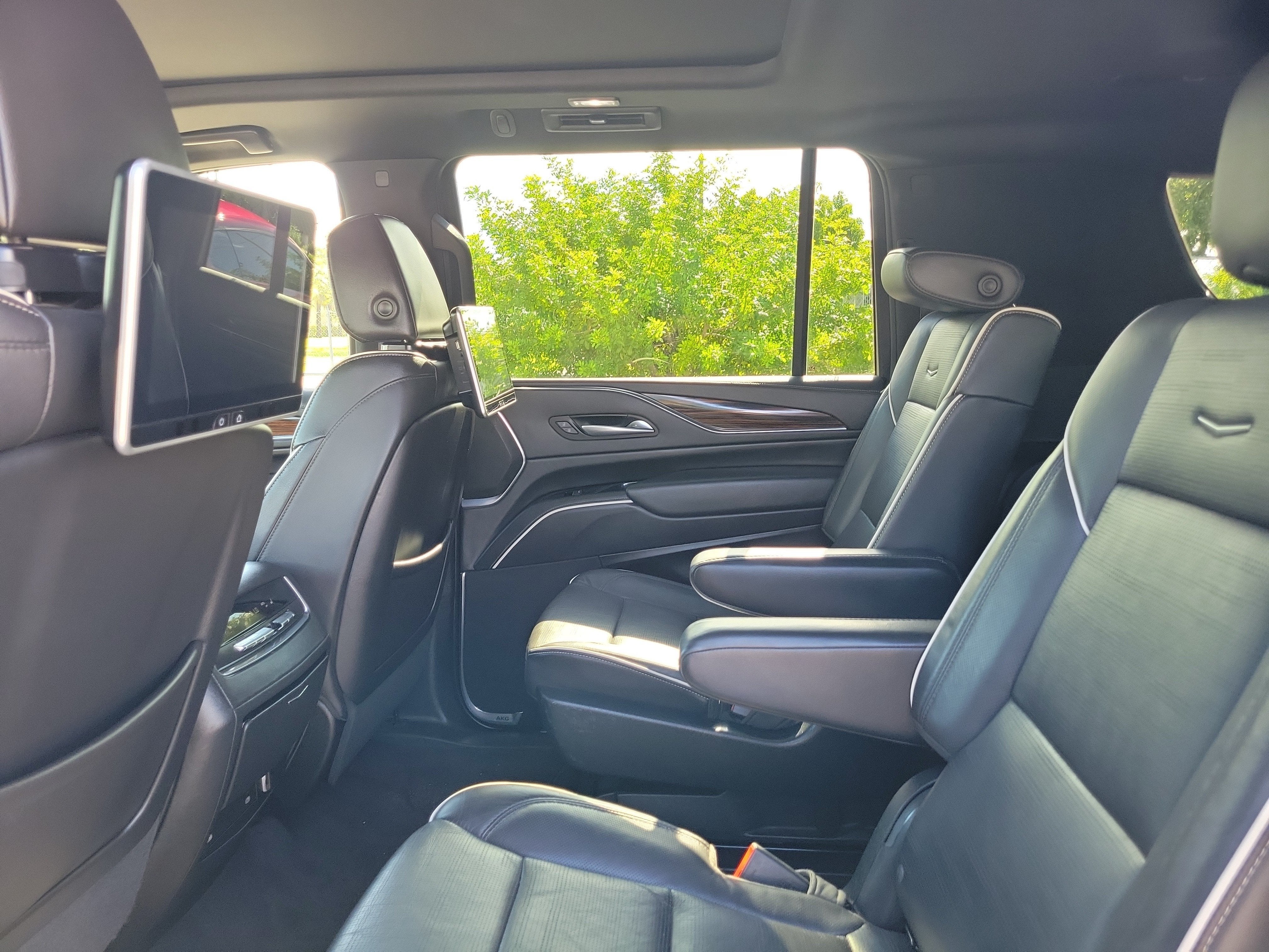 2023 Cadillac Escalade ESV 4WD Premium Luxury
