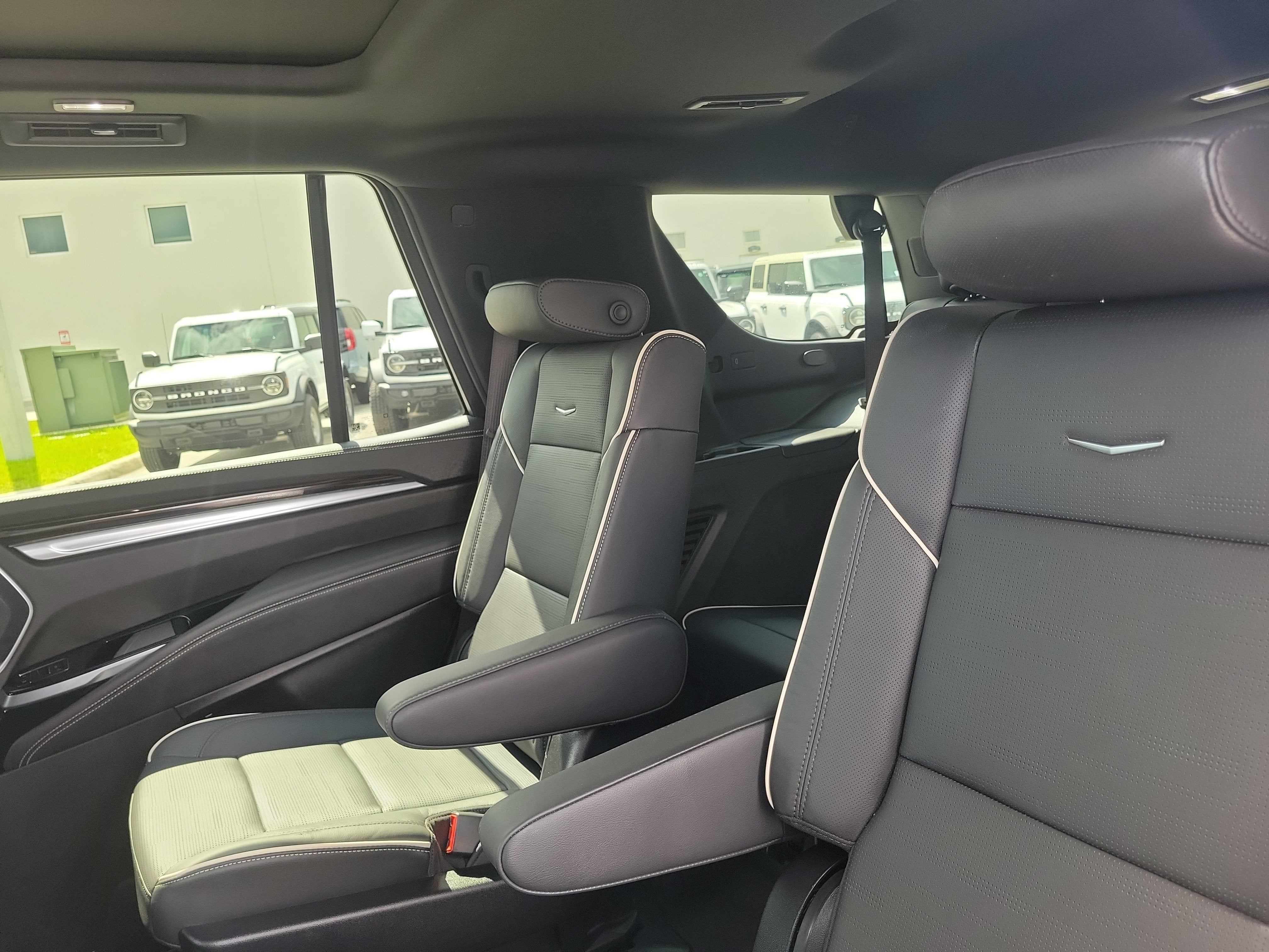 2025 Cadillac Escalade 4WD Premium Luxury