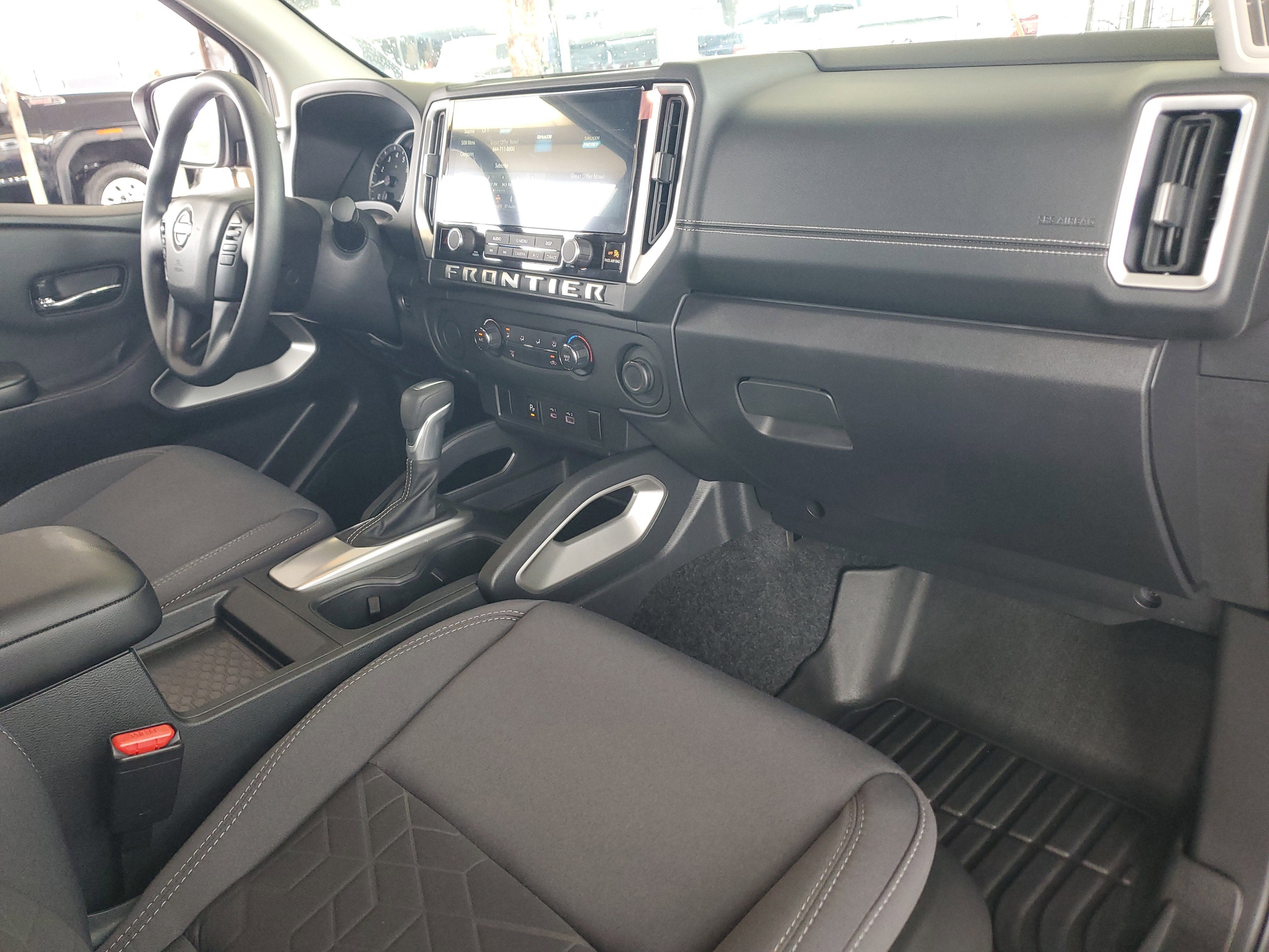 2025 Nissan Frontier SV