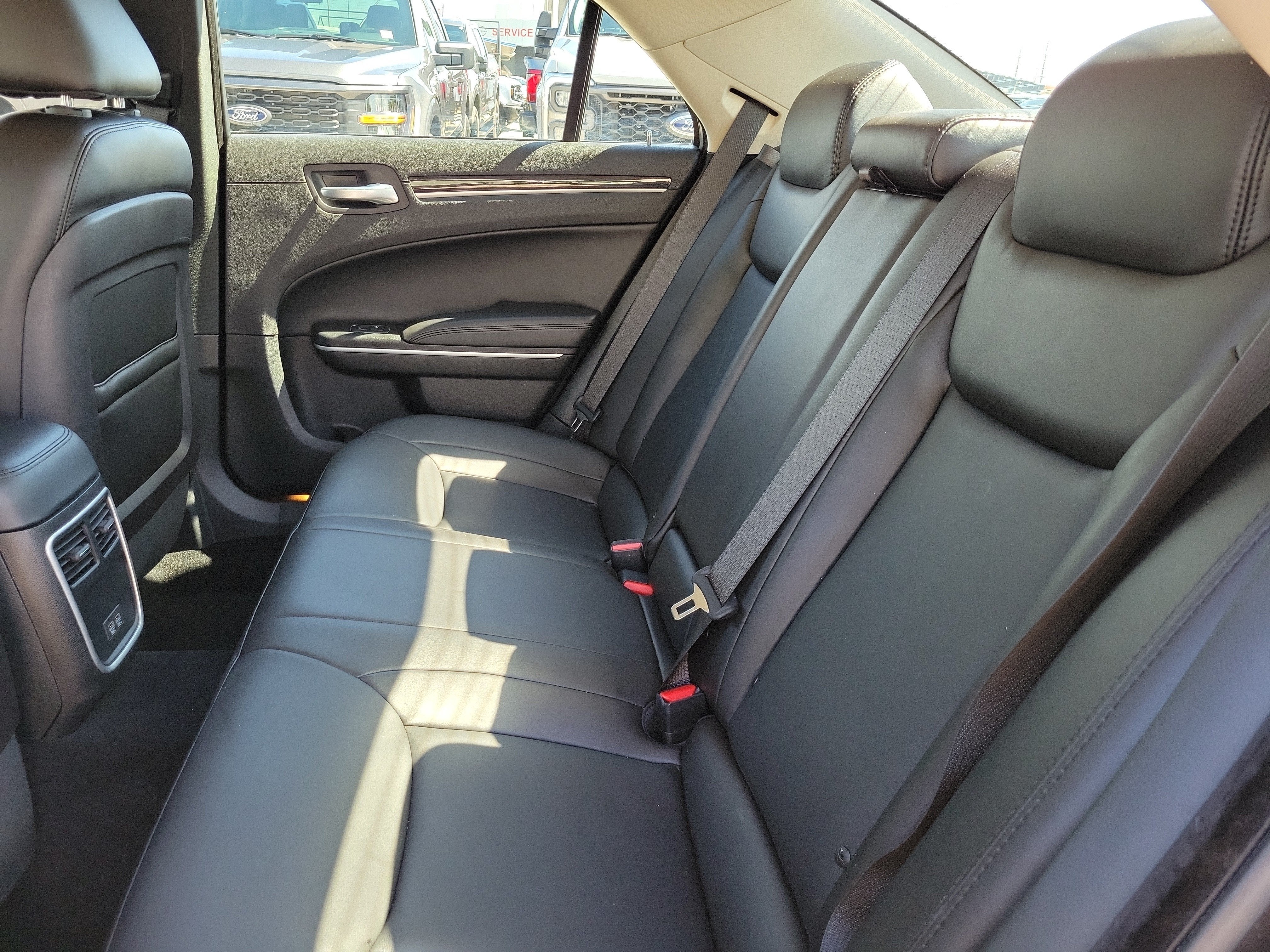 2023 Chrysler 300 Touring L