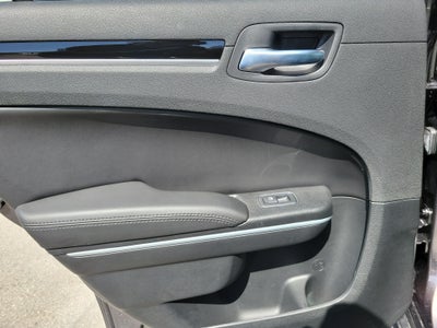 2023 Chrysler 300 Touring L