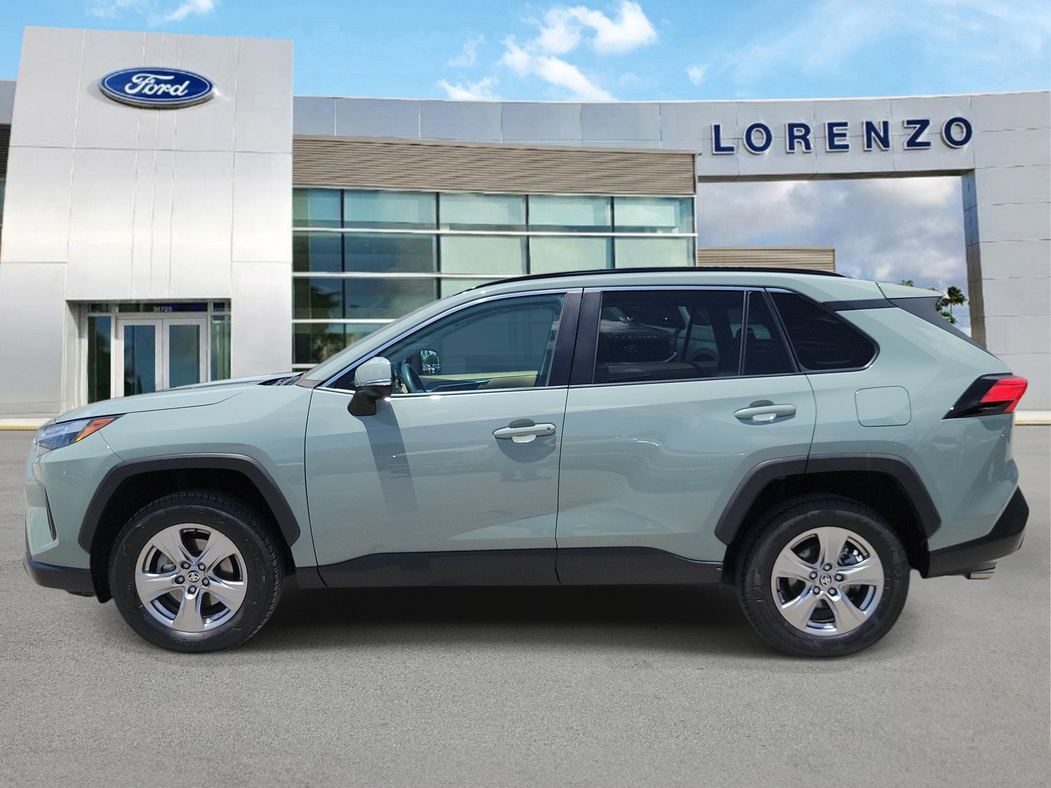 2022 Toyota RAV4 XLE