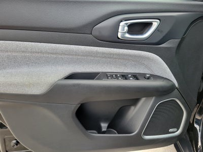 2023 Jeep Compass Latitude Lux 4WD