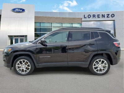 2023 Jeep Compass Latitude Lux 4WD