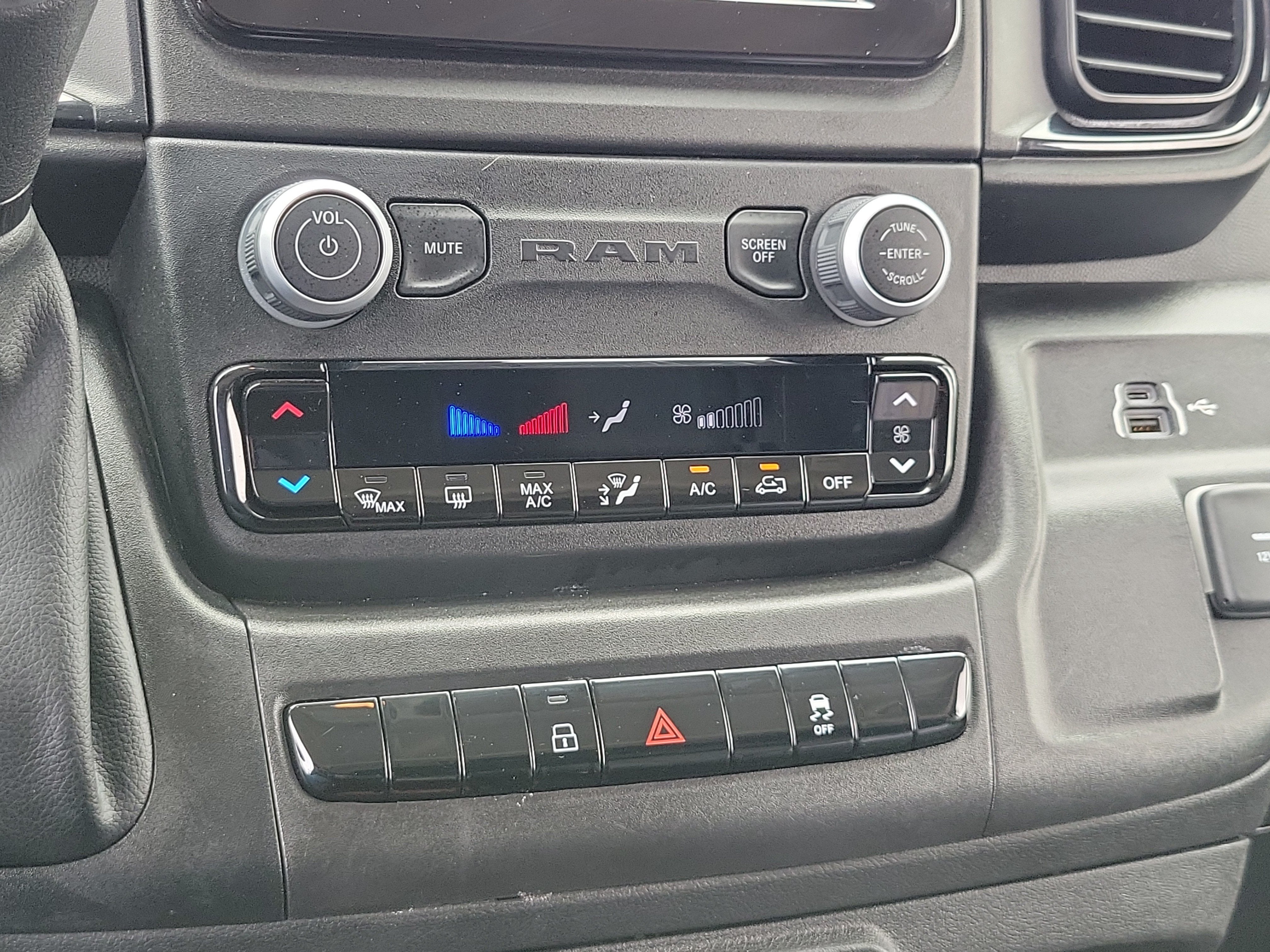 2025 RAM ProMaster Cargo Van Tradesman