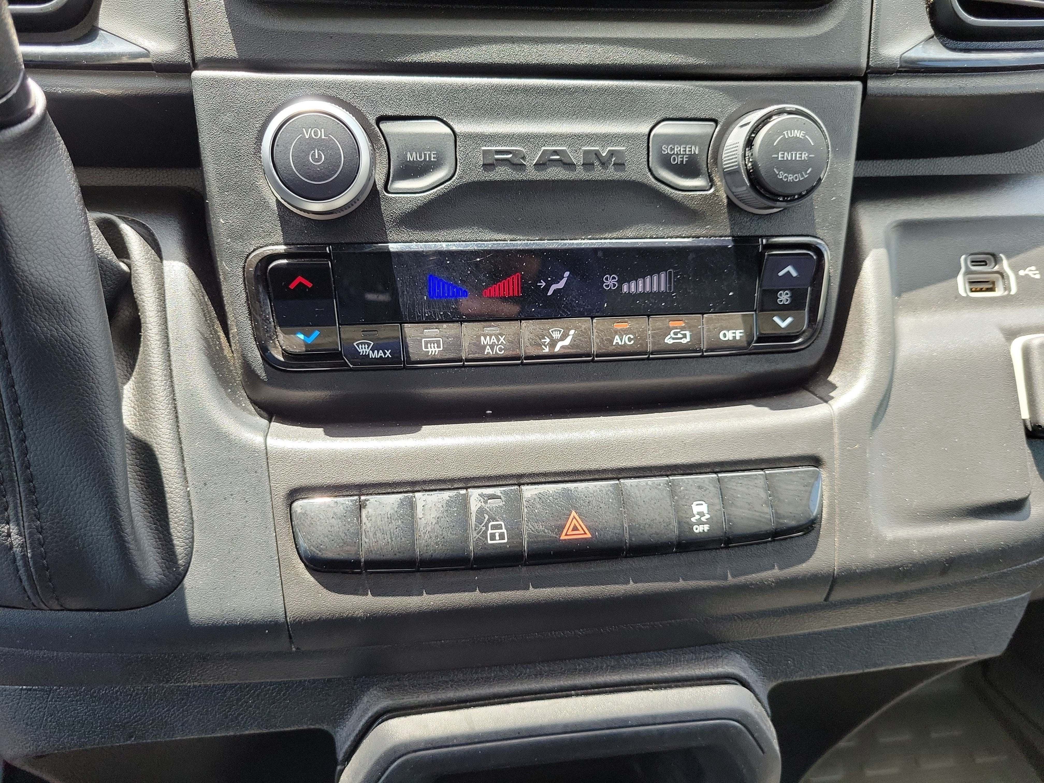 2025 RAM ProMaster Cargo Van Tradesman