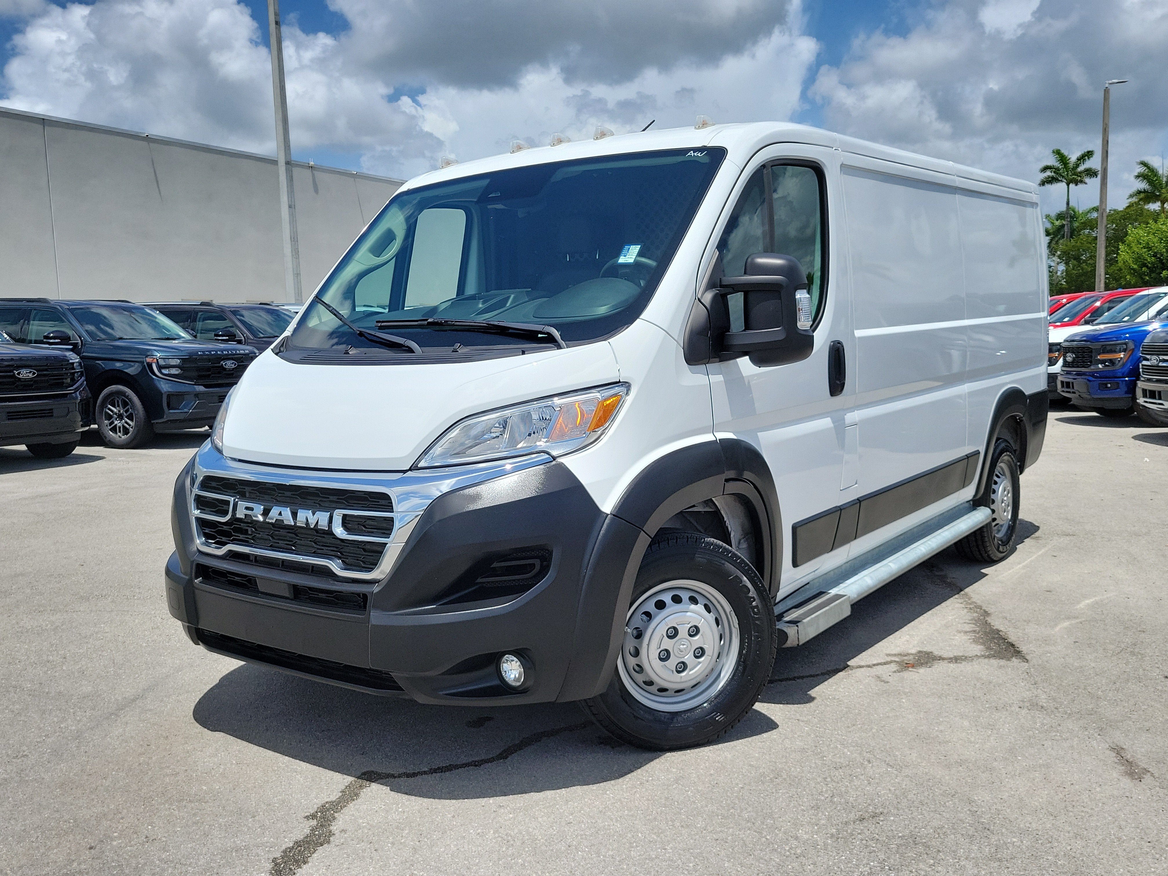 2025 RAM ProMaster Cargo Van Tradesman
